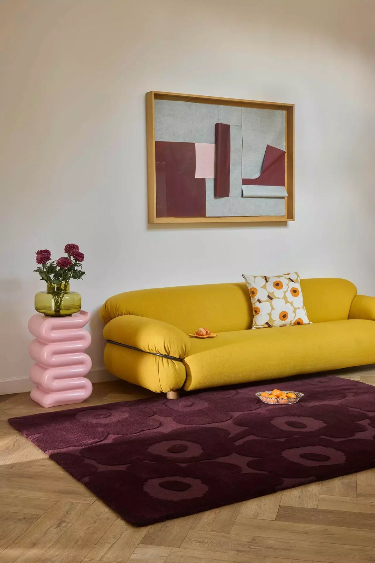 UNIKKO wool rug in black and burgundy