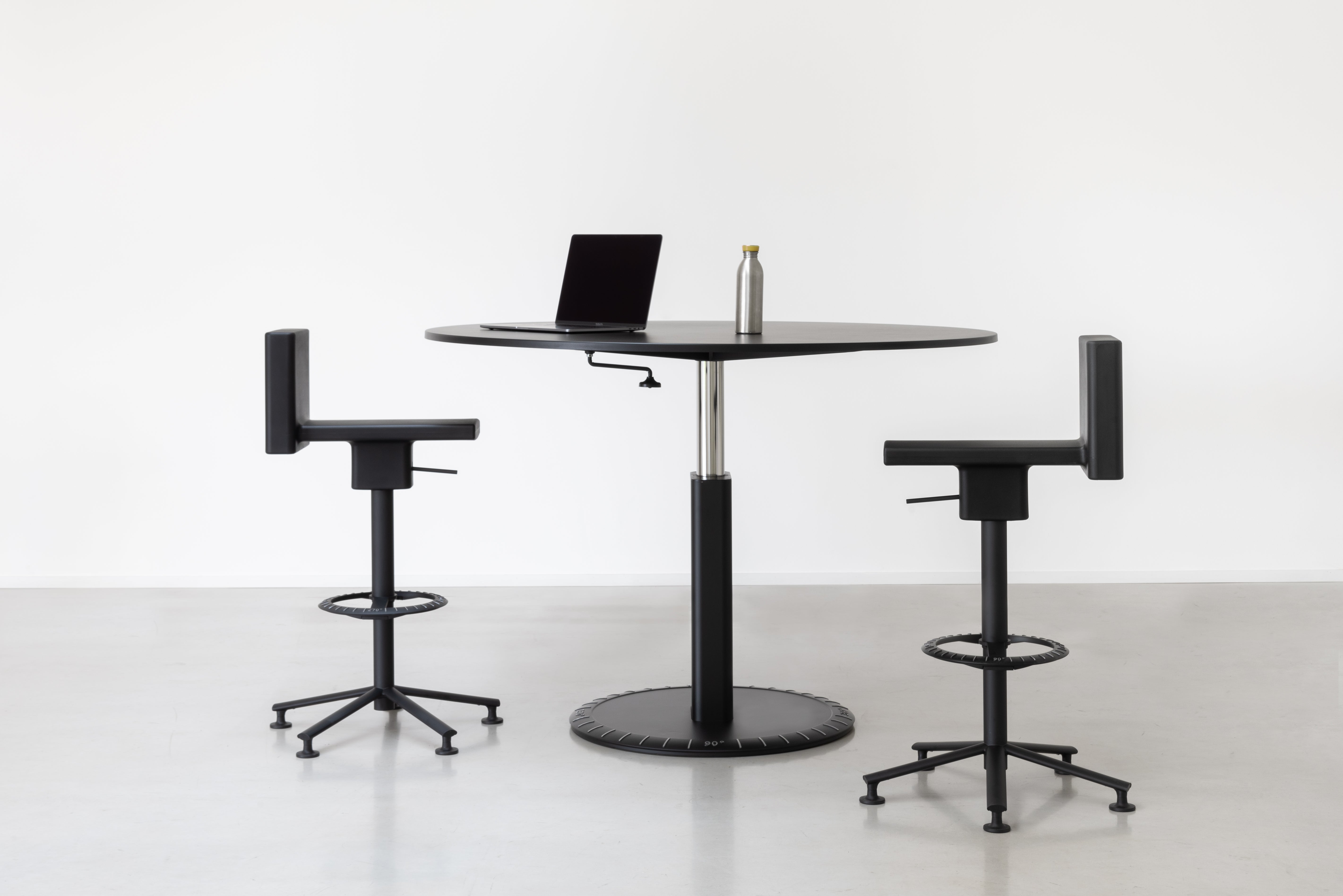 High swivel chair 360° black