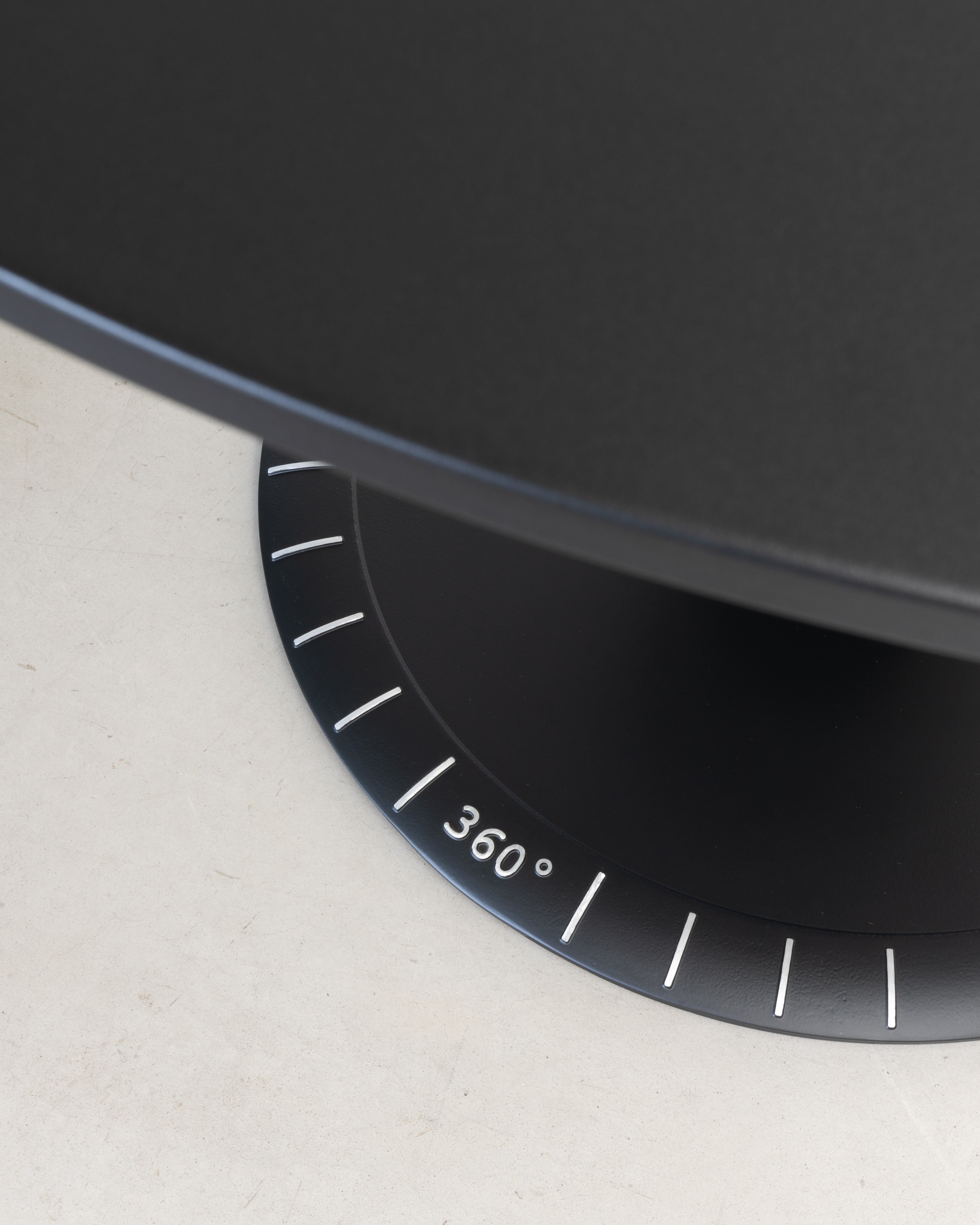 Runder höhenverstellbarer Tisch 360° schwarz