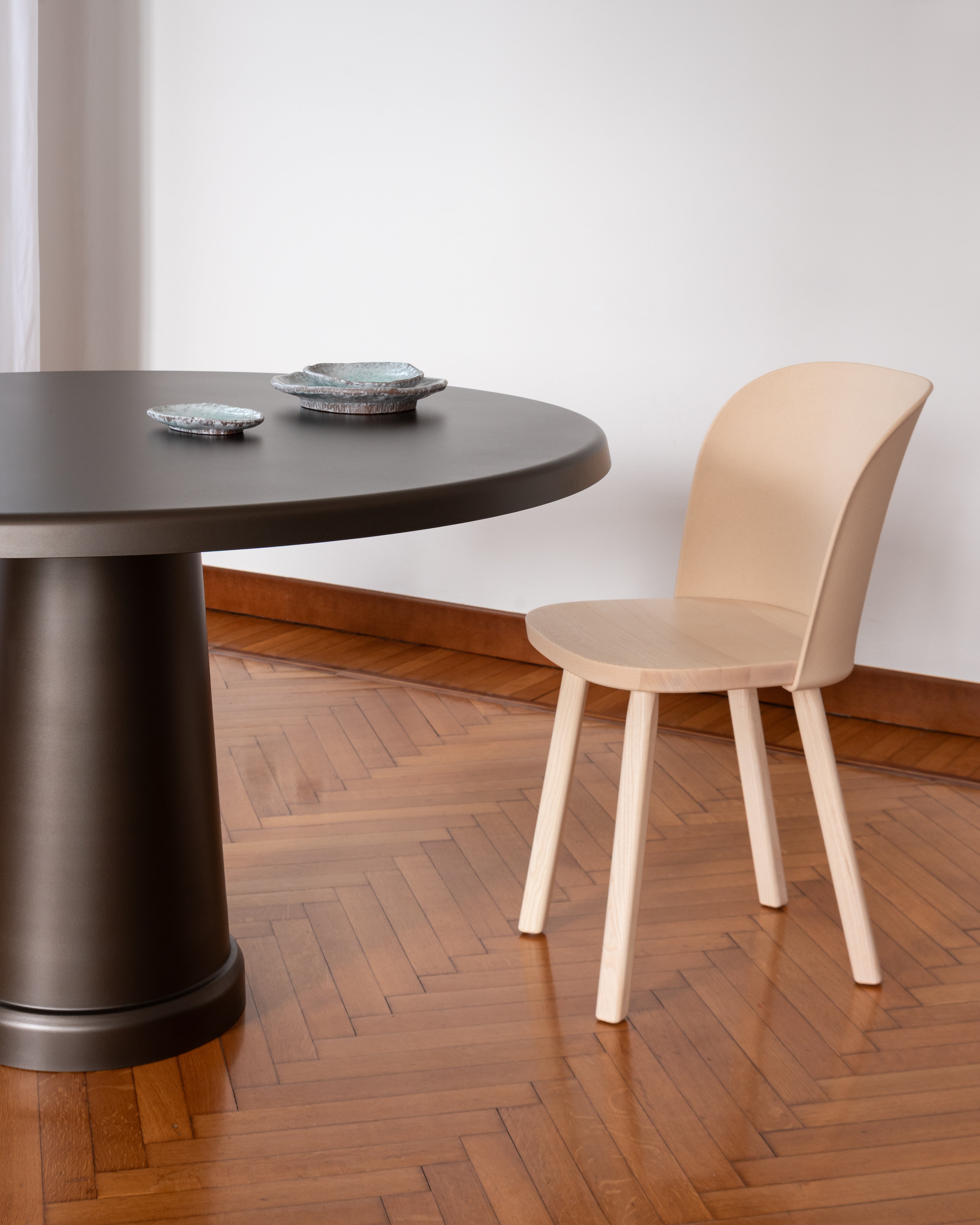 ALL-ROUND Round Brick Table