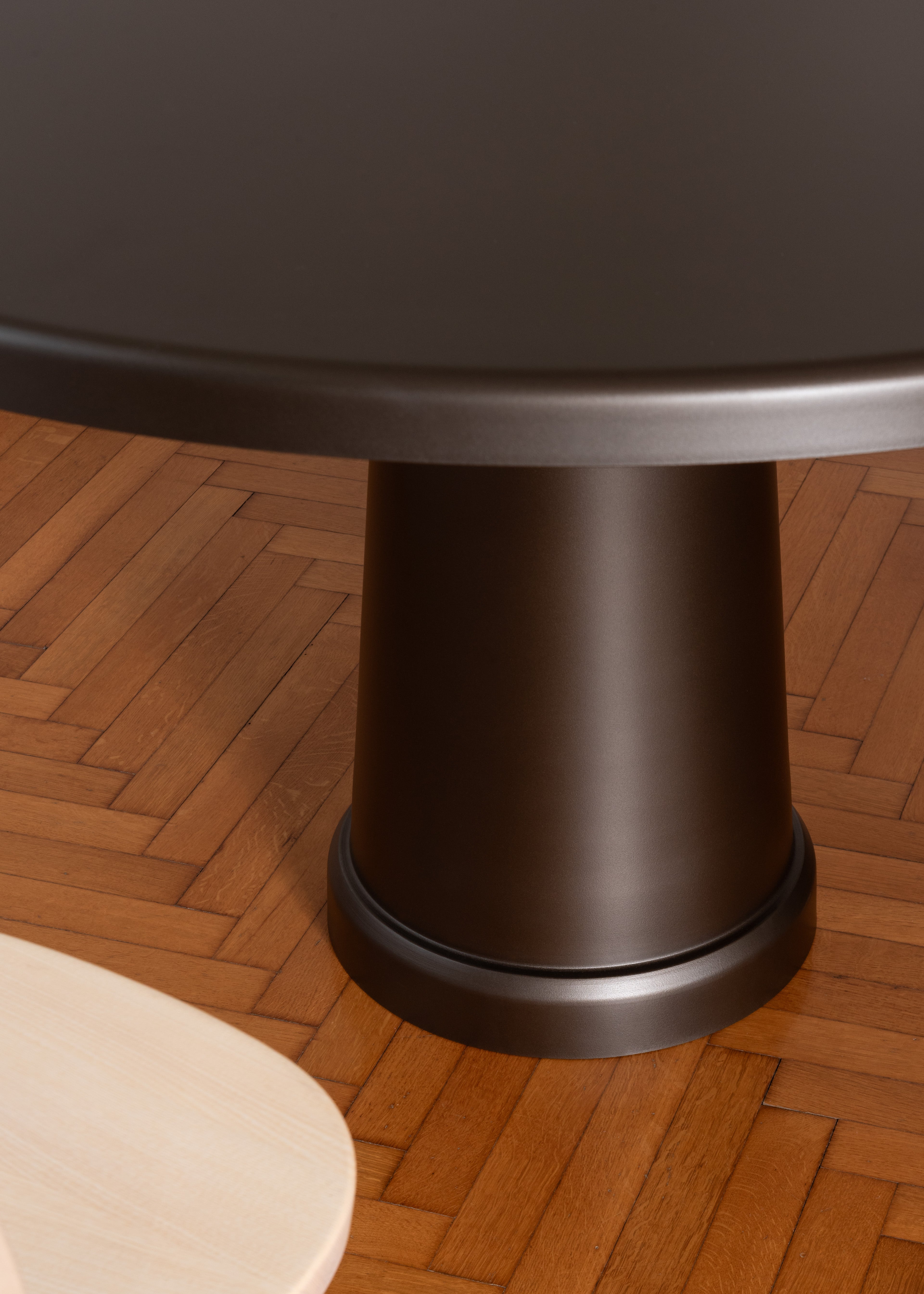 ALL-ROUND Round Brick Table