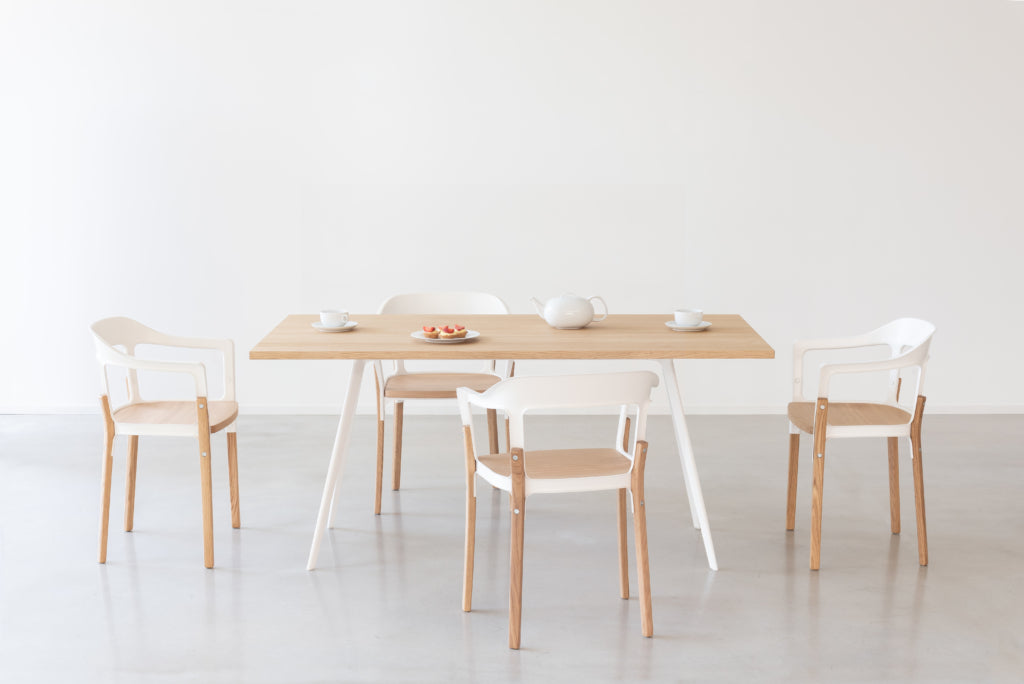 BAGUETTE table with a white aluminum base