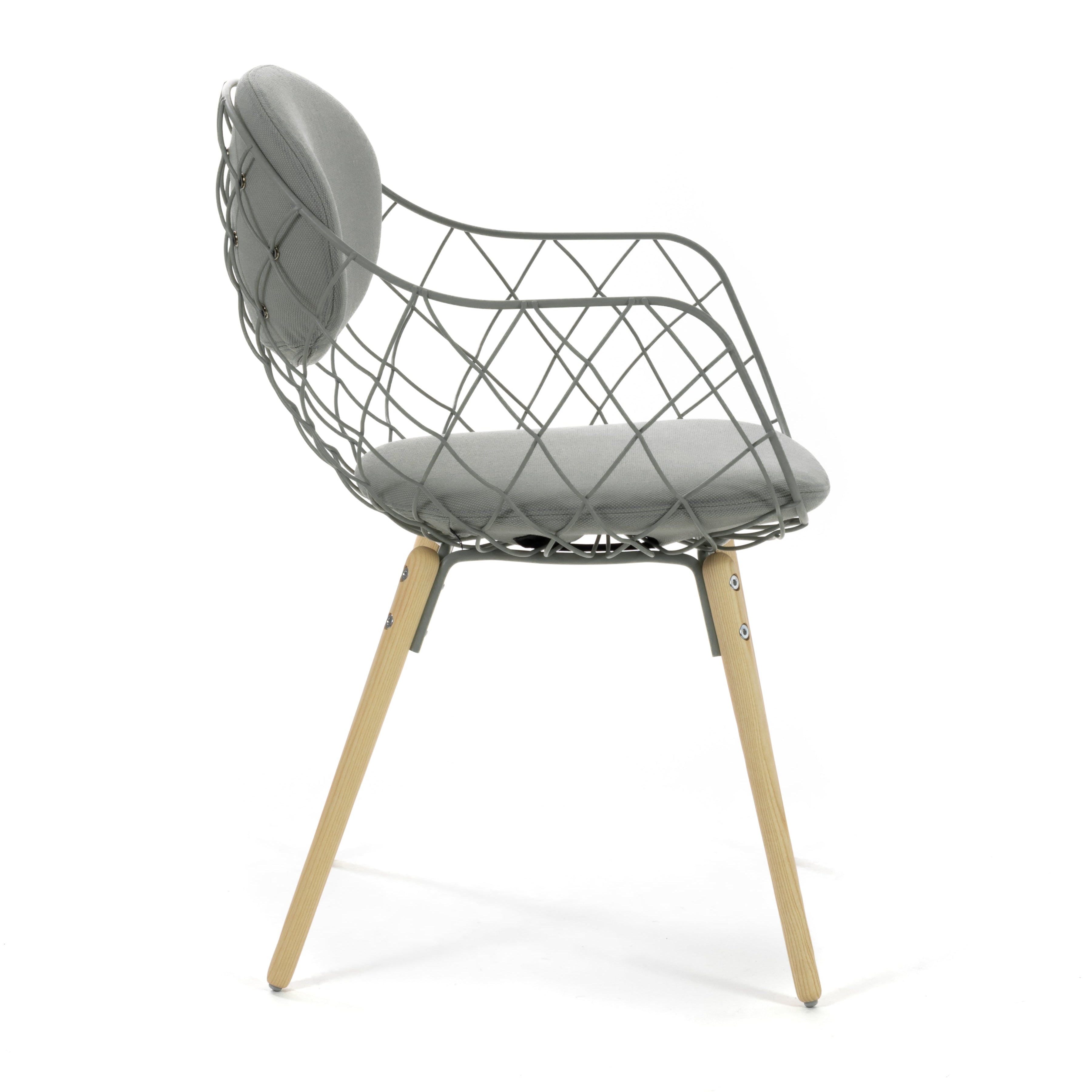 PIÑA chair in gray with an ash base