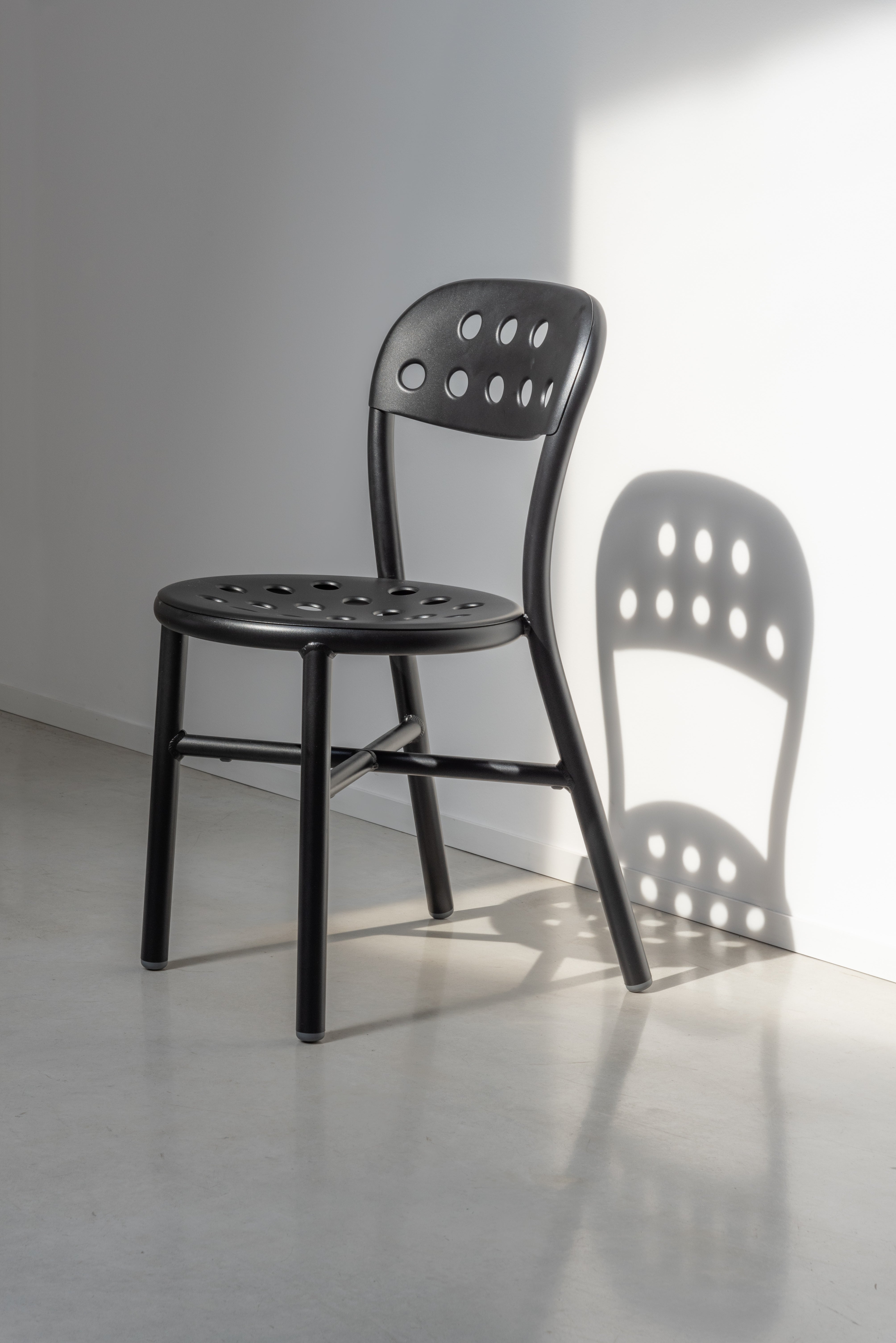 Outdoor armchair PIPE black