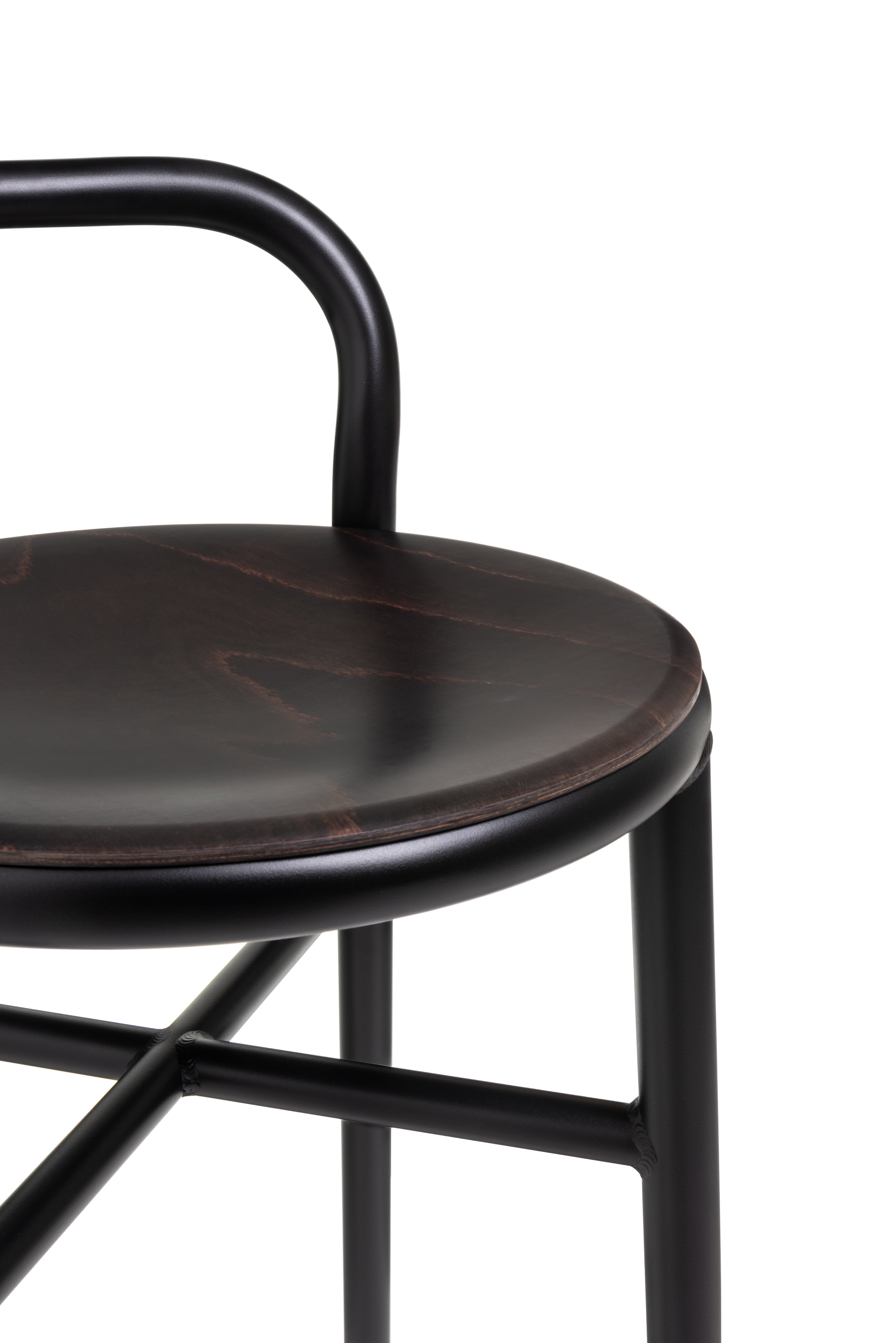 PIPE Hocker dunkles Buchenholz