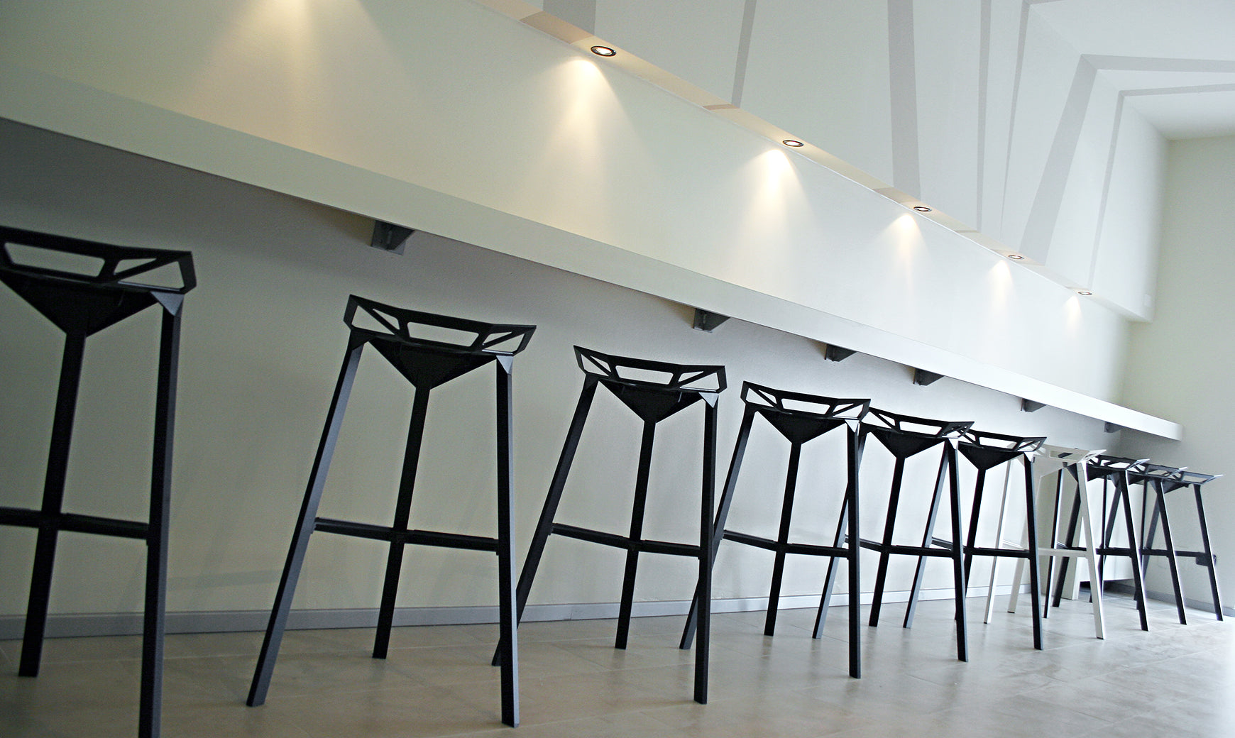 Hocker STOOL_ONE schwarz