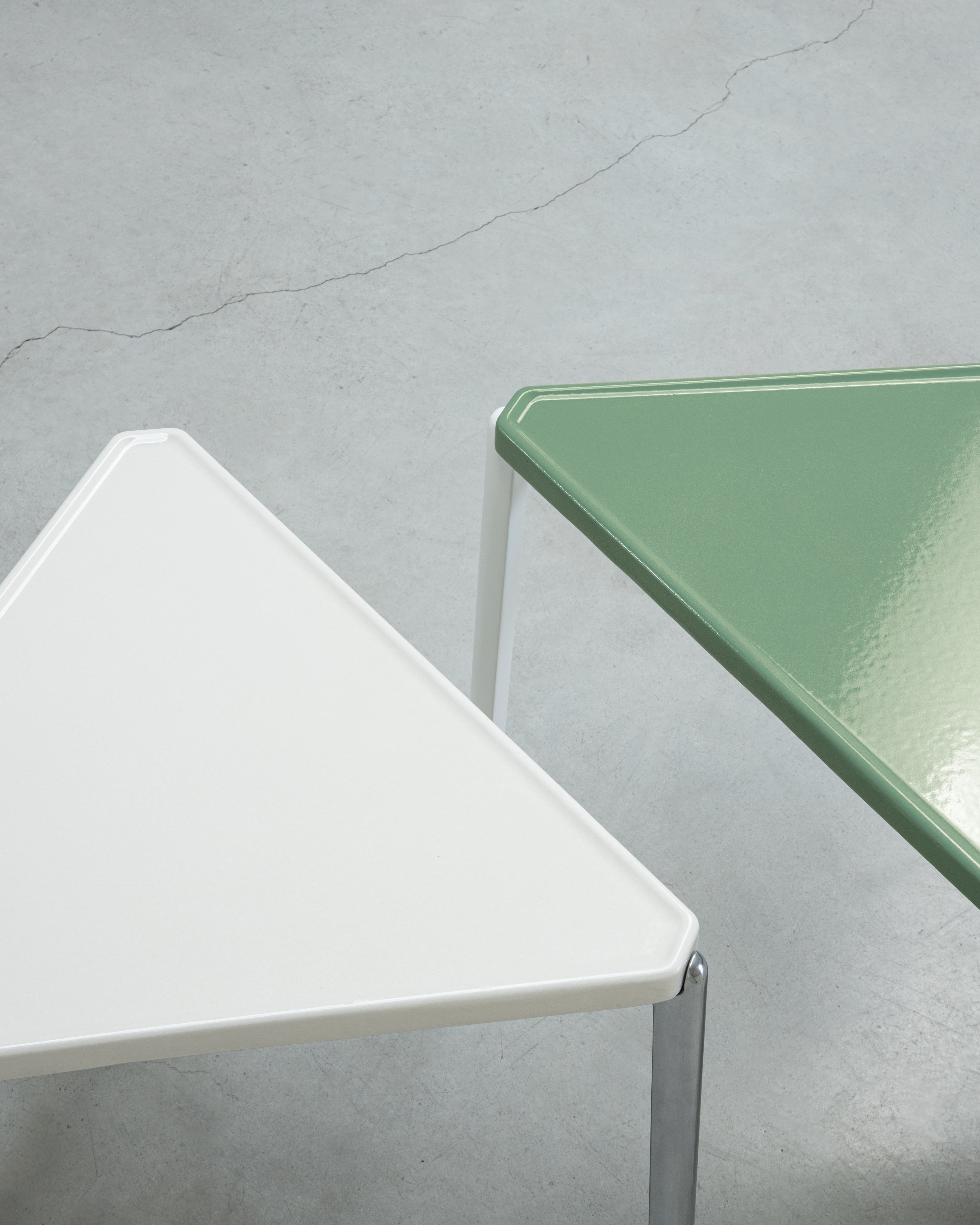 TAMBOUR Beistelltisch grüner Beton