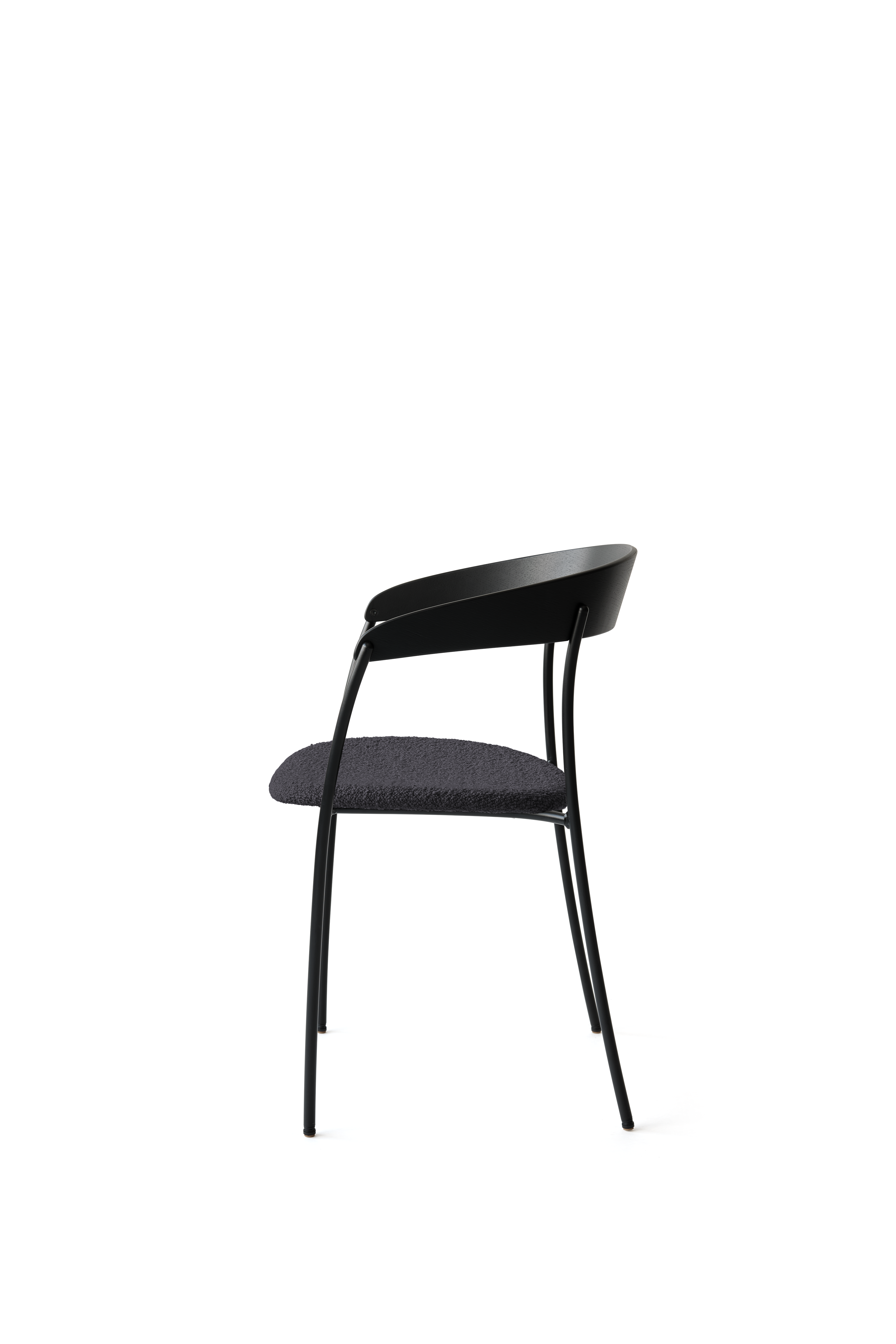 Chair with armrests Missing Upholstered with black ash veneer