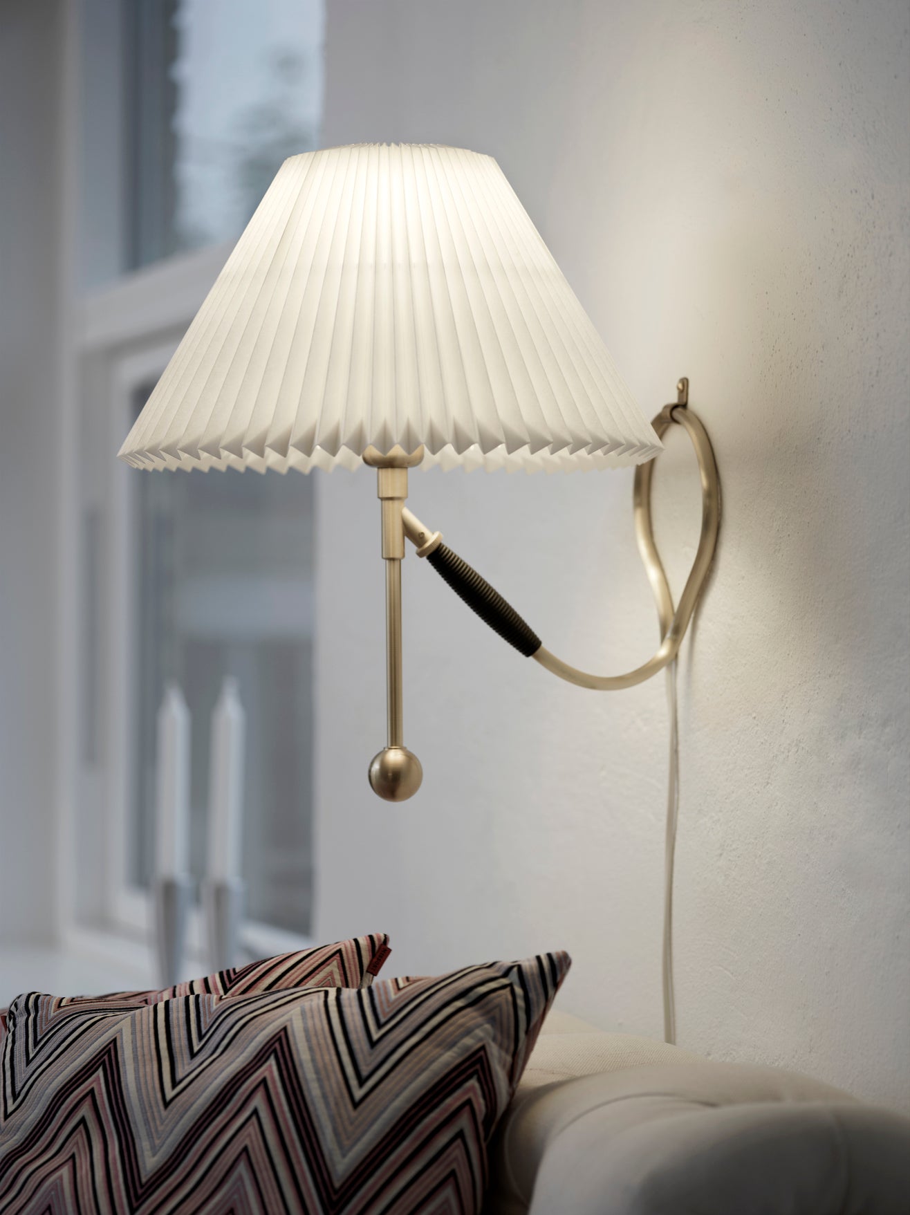 Lamp MODEL 306 white with a brass base