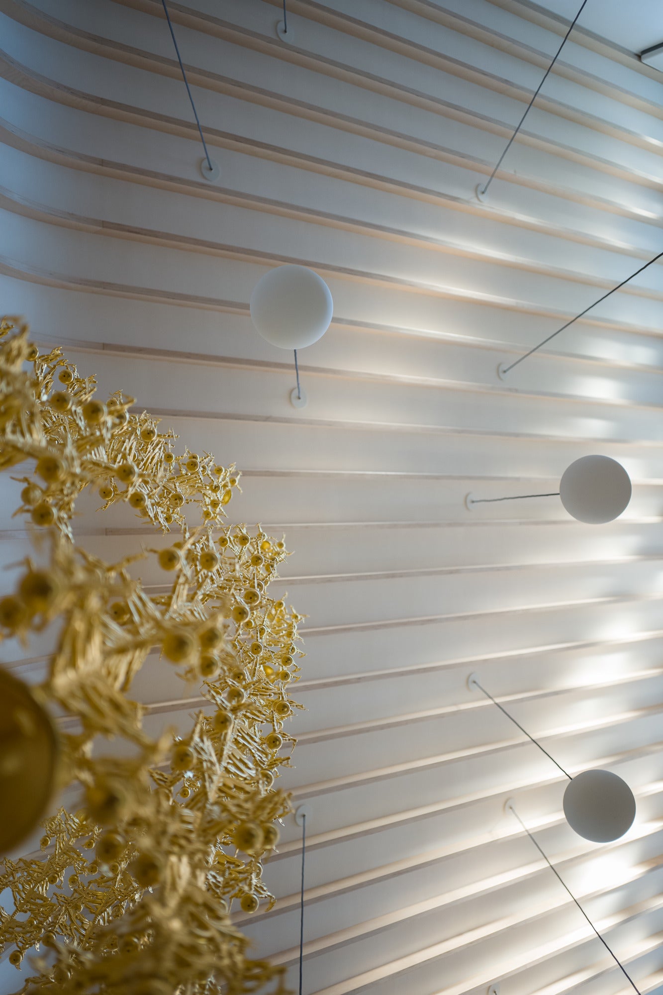 MOSER white pendant lamp