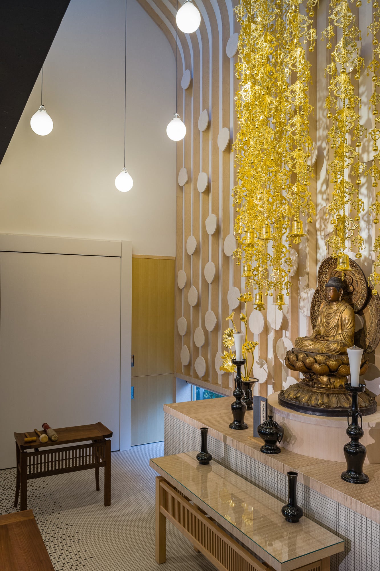 MOSER white pendant lamp