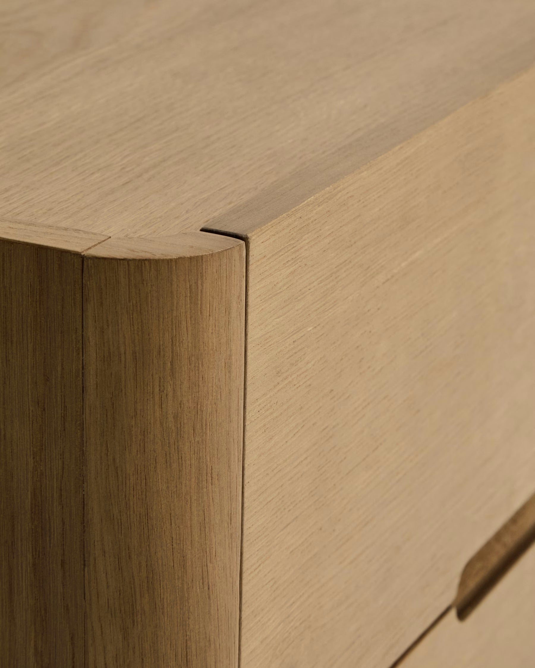 ARELIDA Oak Veneer Nightstand