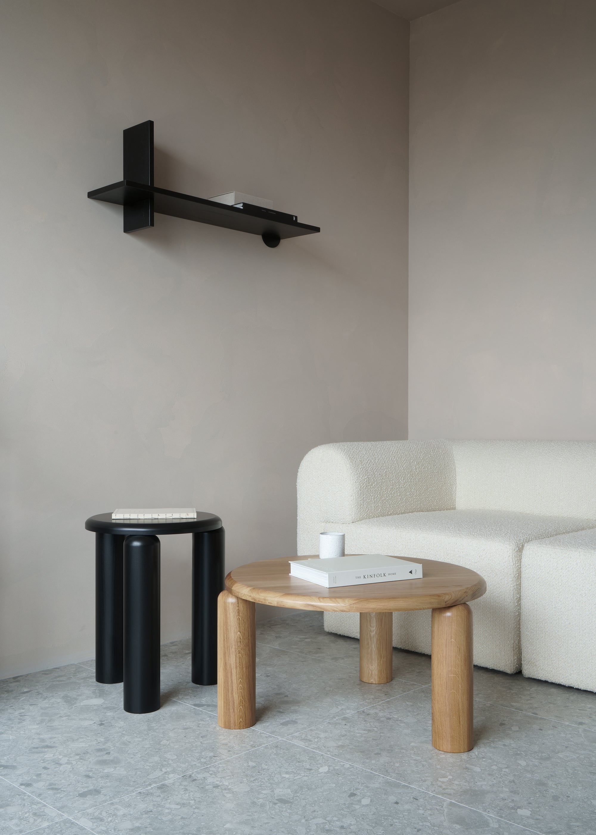 Couchtisch NEO aus schwarzem Eschenholz