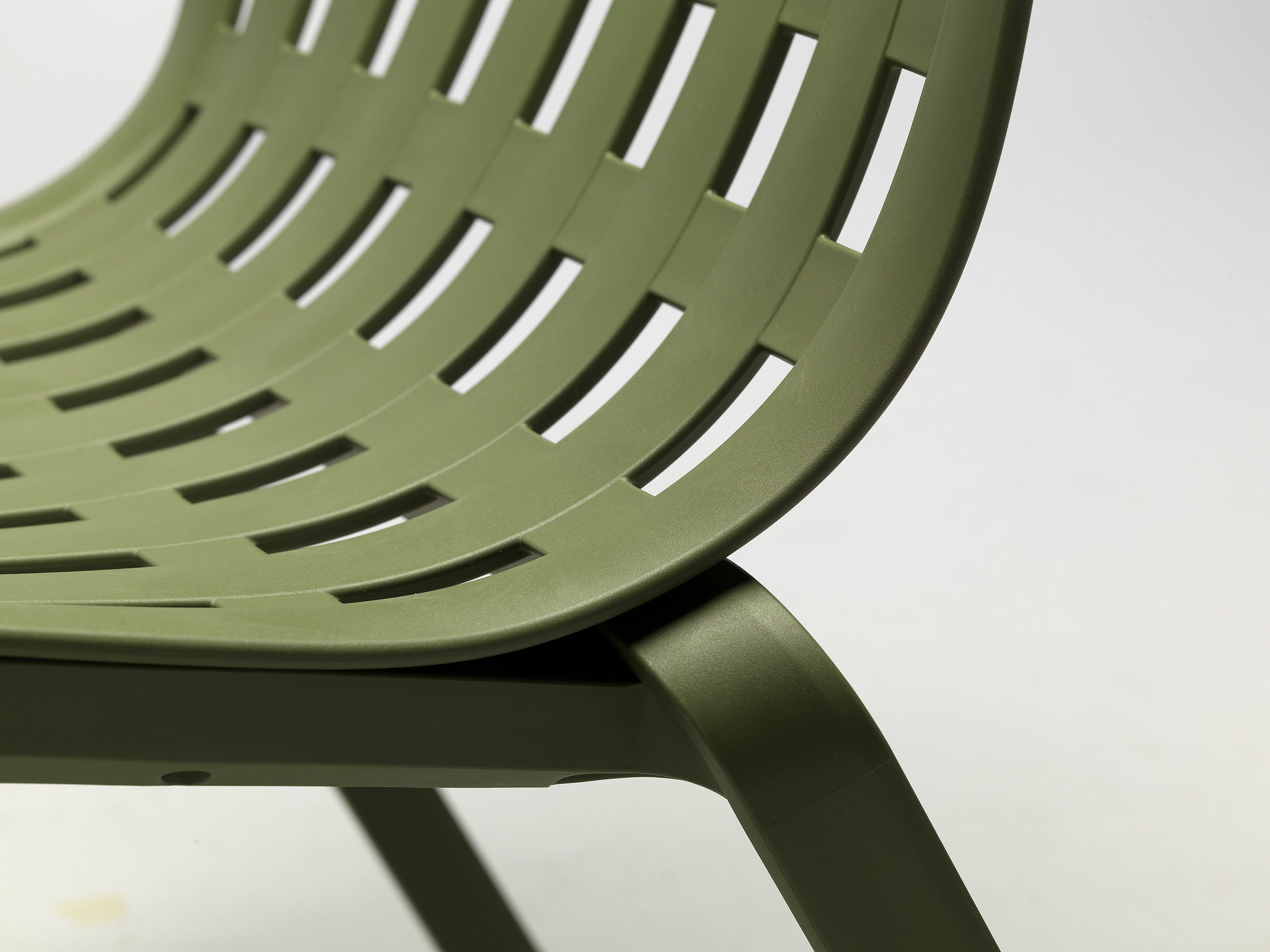 FOLIO Outdoor Armchair in Brown