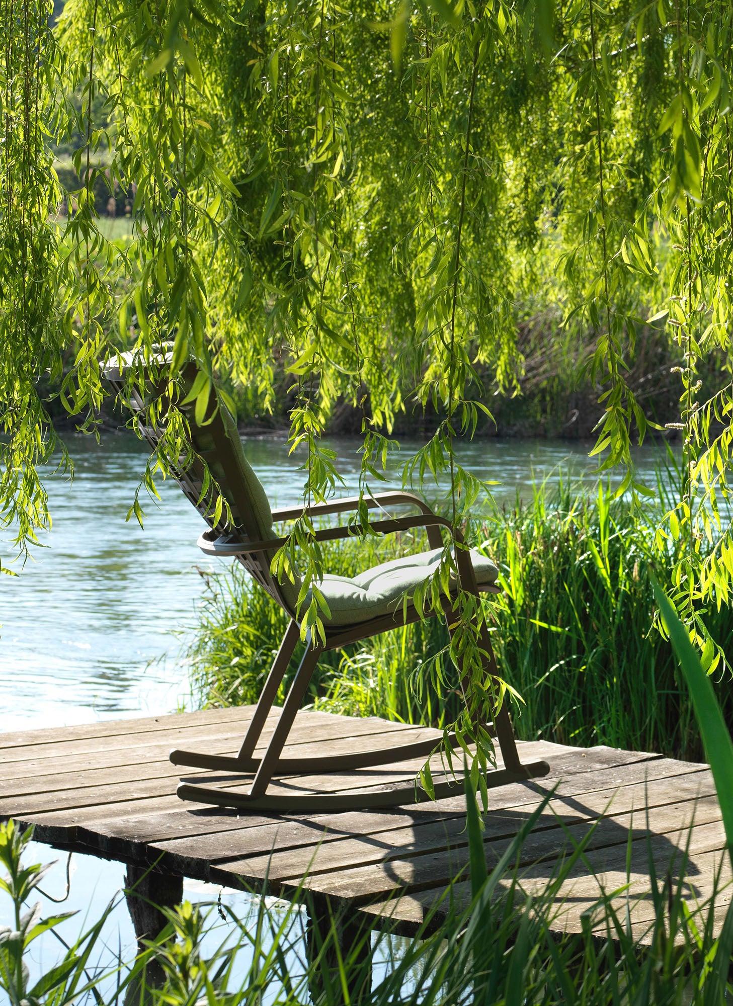 FOLIO Outdoor Armchair in Brown