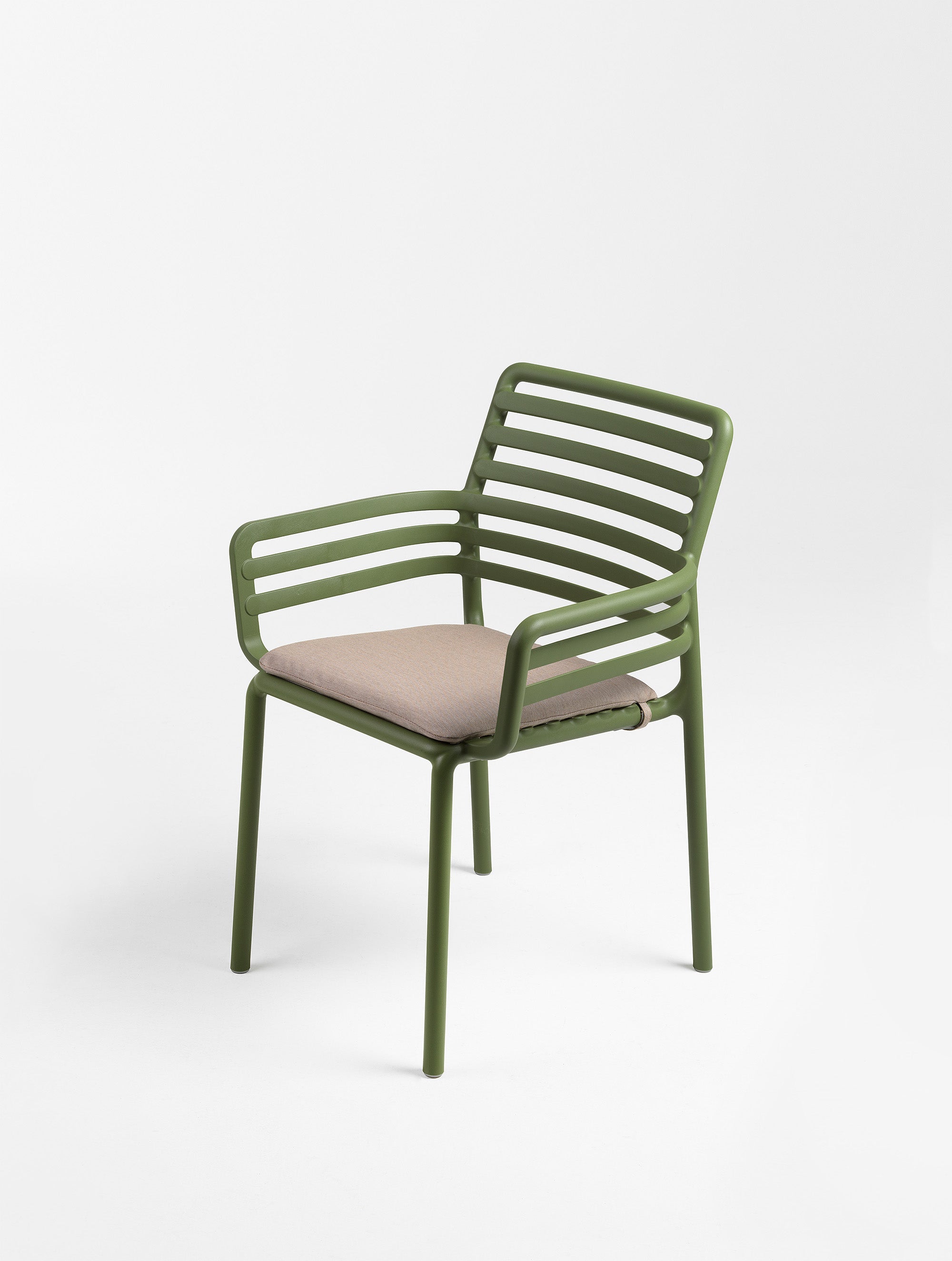 Outdoor chair with armrests DOGA agave