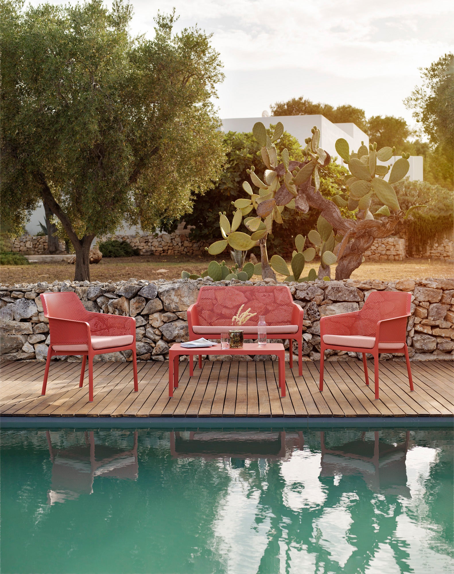 NET Outdoor Bench Coral