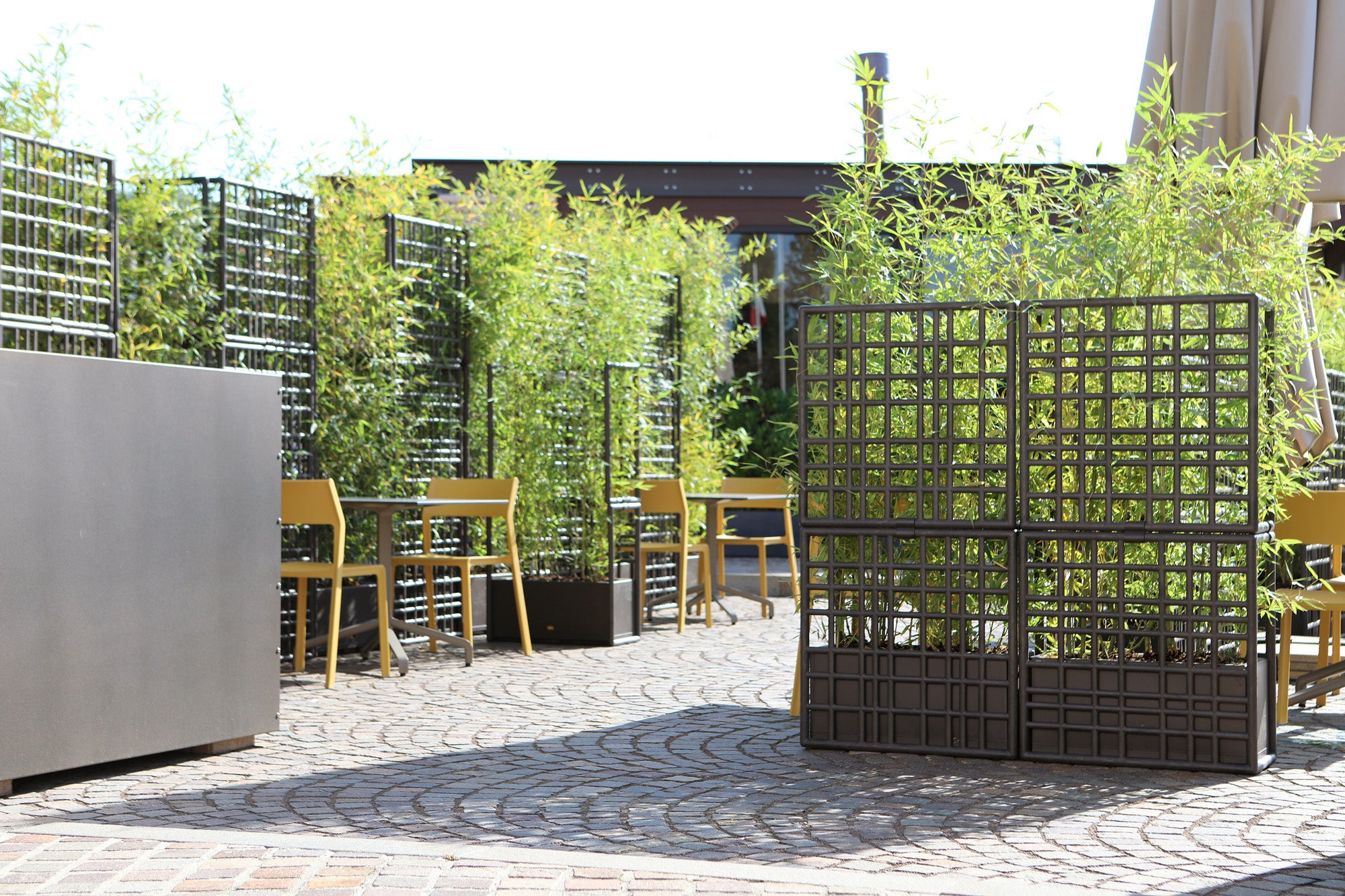 SIPARIO Earthy Brown Outdoor Modular System with Planter