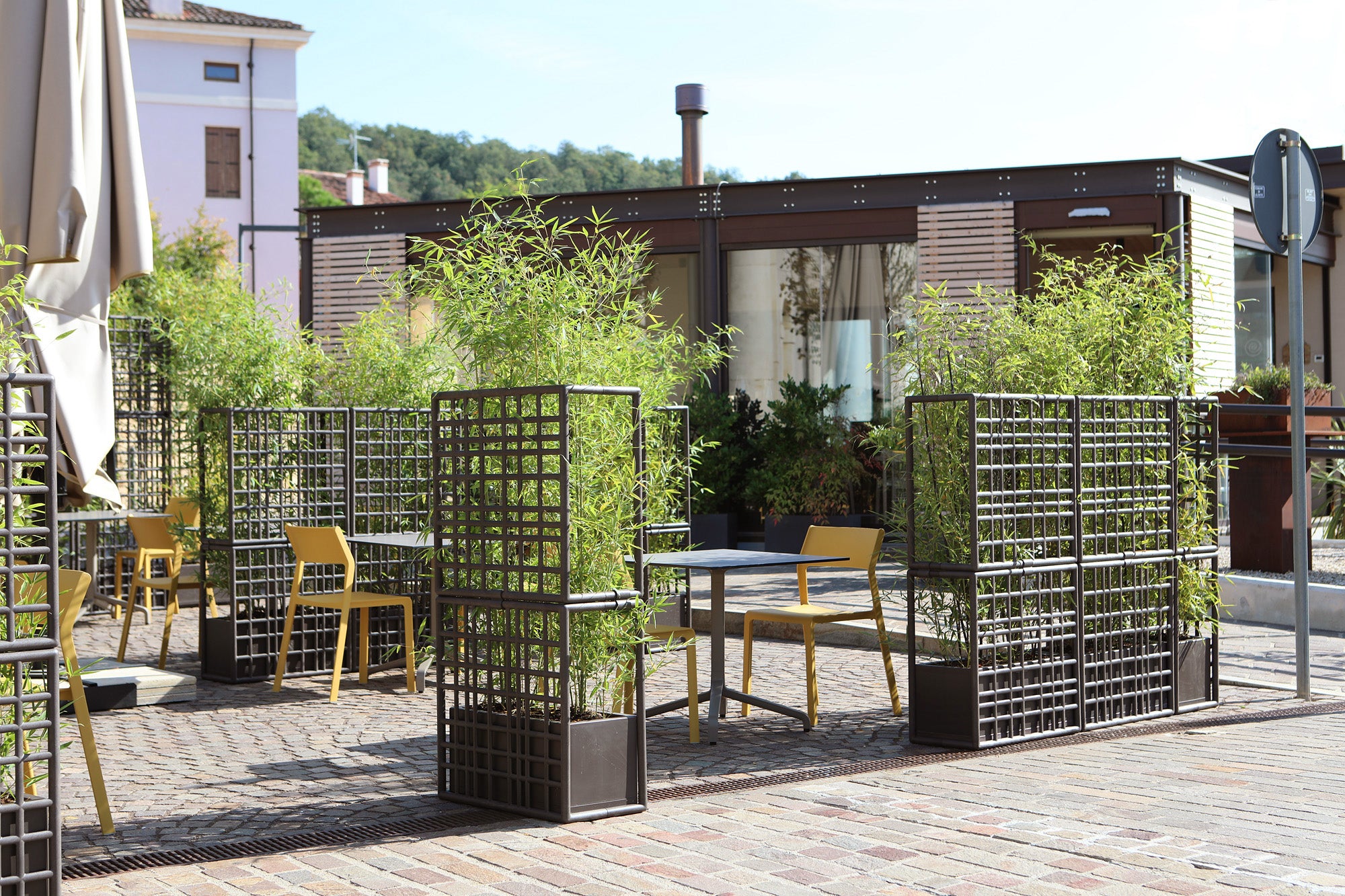 SIPARIO Earthy Brown Outdoor Modular System with Planter