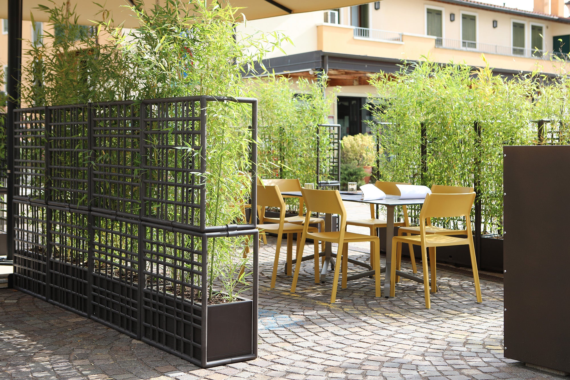 SIPARIO Earthy Brown Outdoor Modular System with Planter