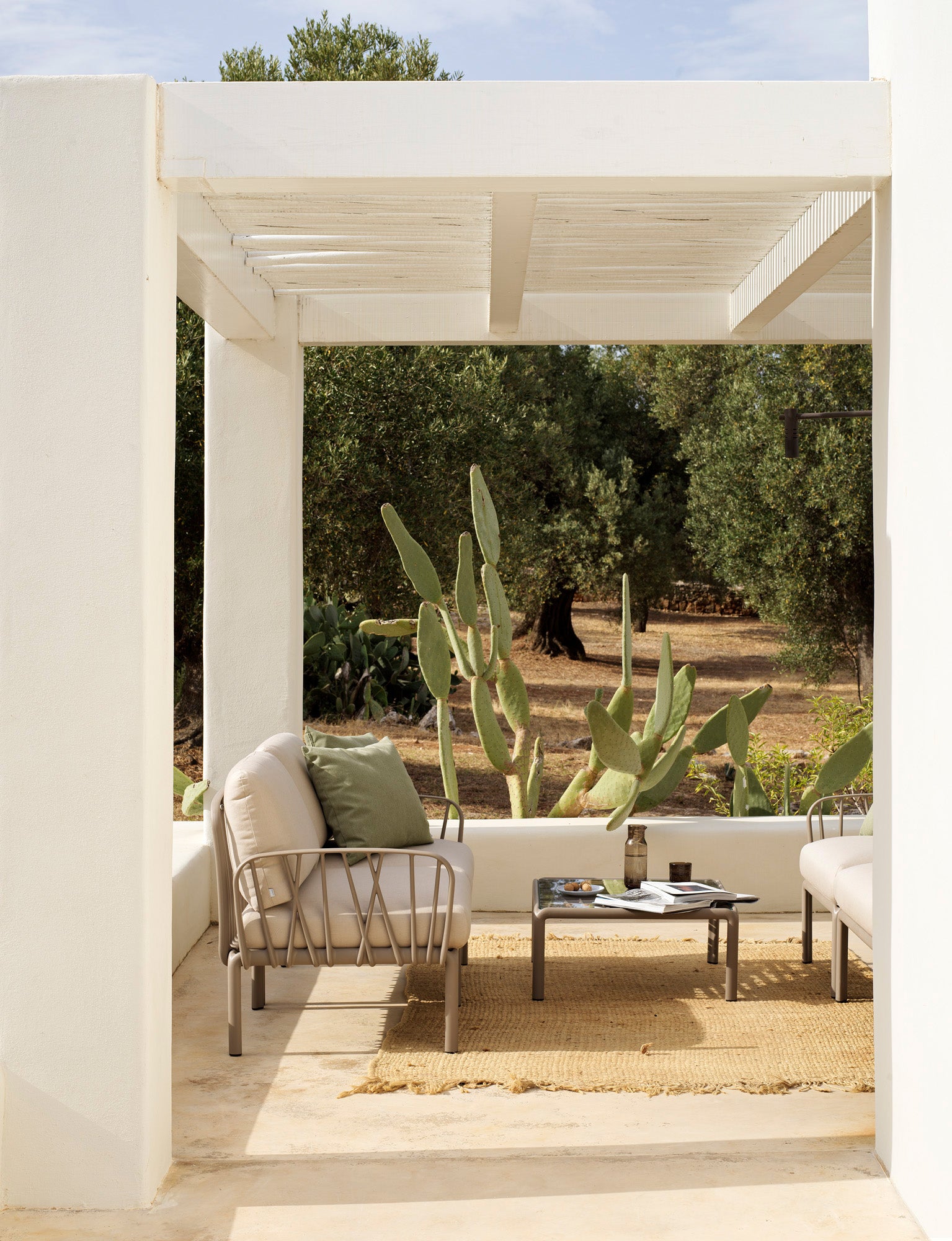 Outdoor Armchair KOMODO – TECH PANAMA beige with green agave base