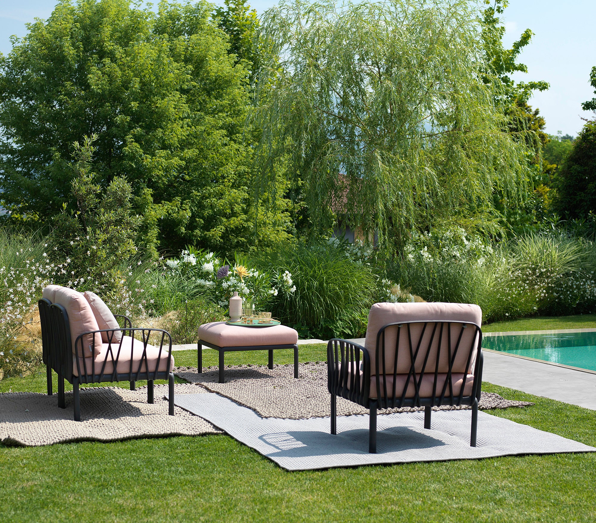Outdoor Armchair KOMODO Gray with Green Agave Base