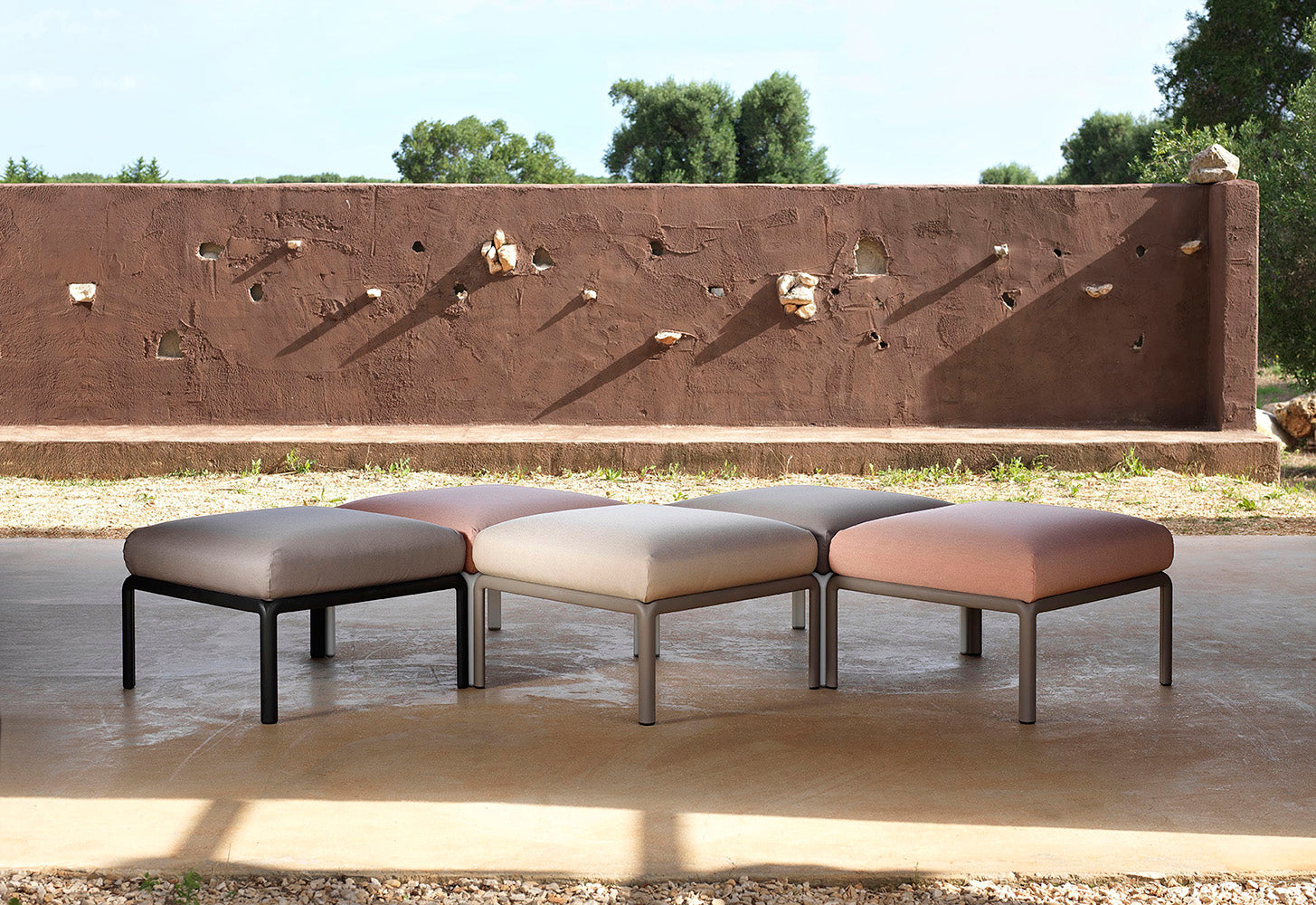 Outdoor Pouf KOMODO beige Sunbrella® with green agave base
