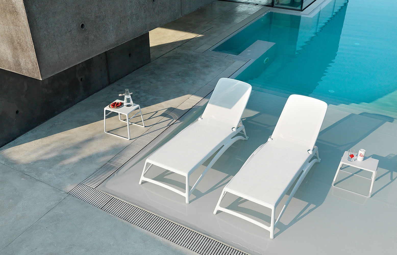 ATLANTICO White Outdoor Lounger