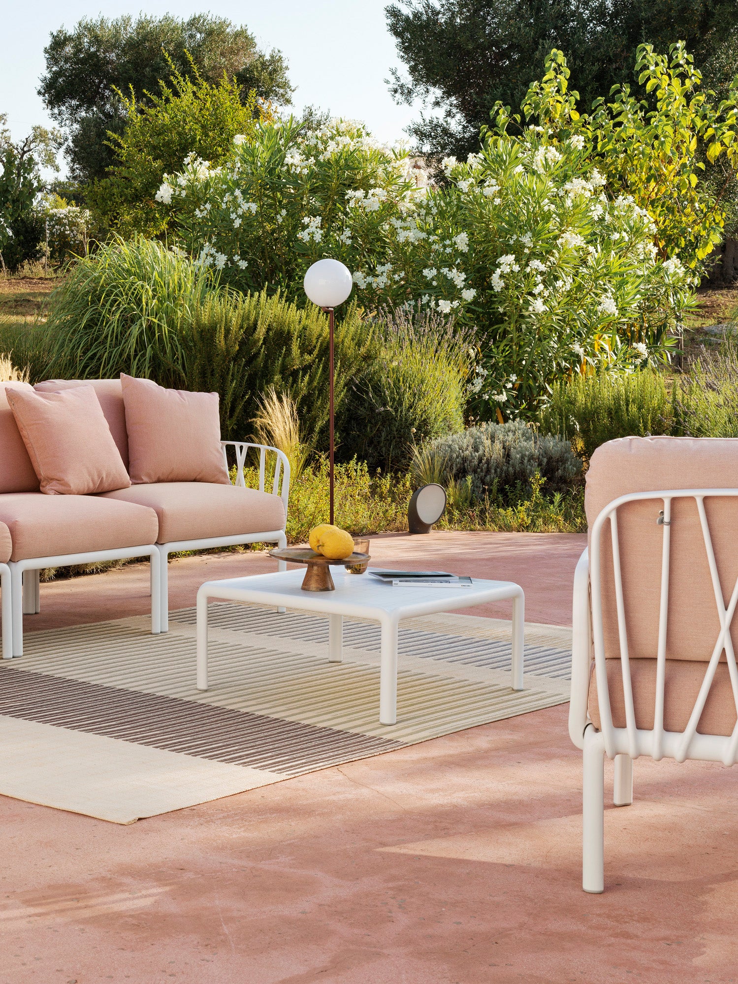 Square Outdoor Coffee Table KOMODO White