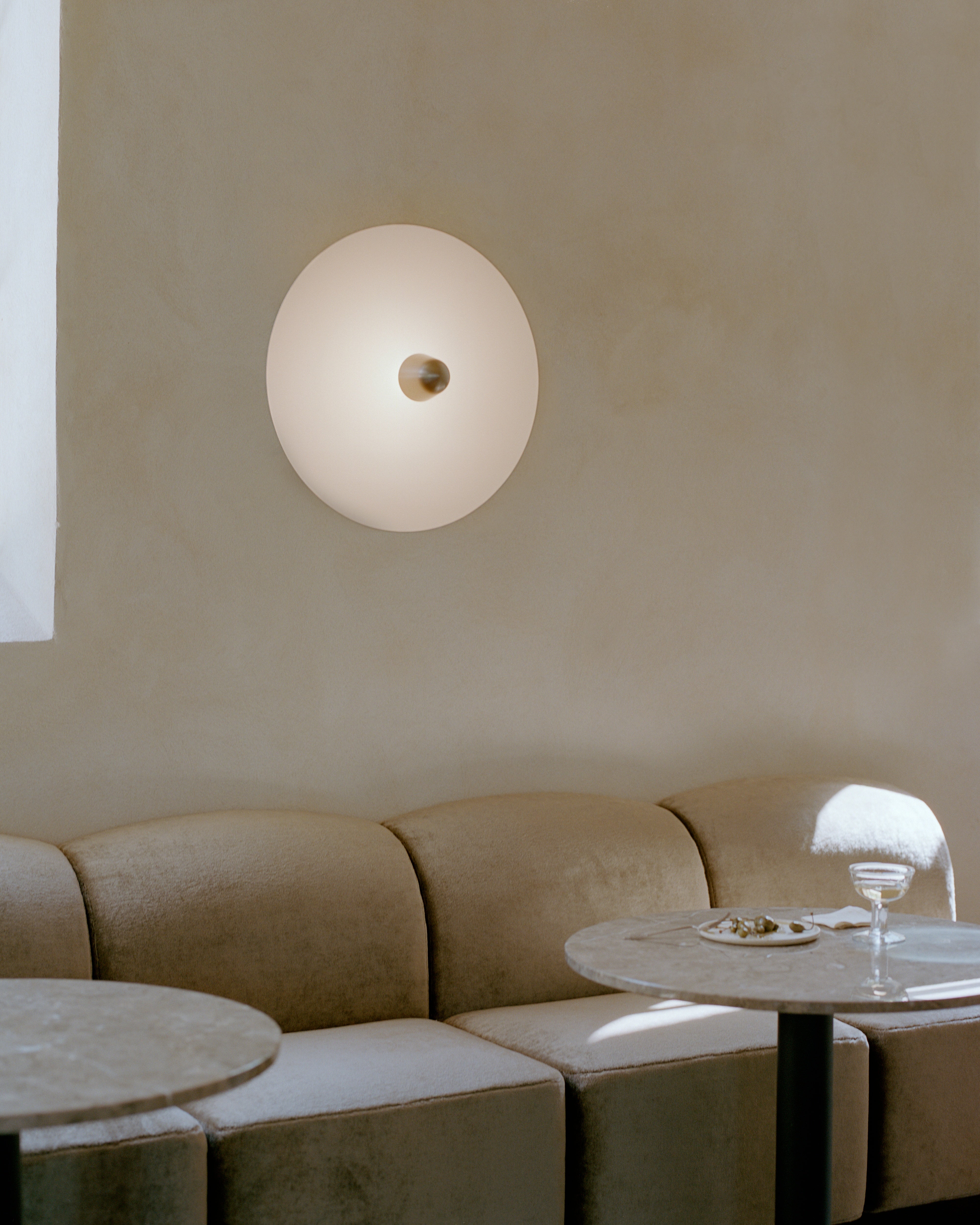 KANTARELL Wall Lamp in White with Nickel Finish