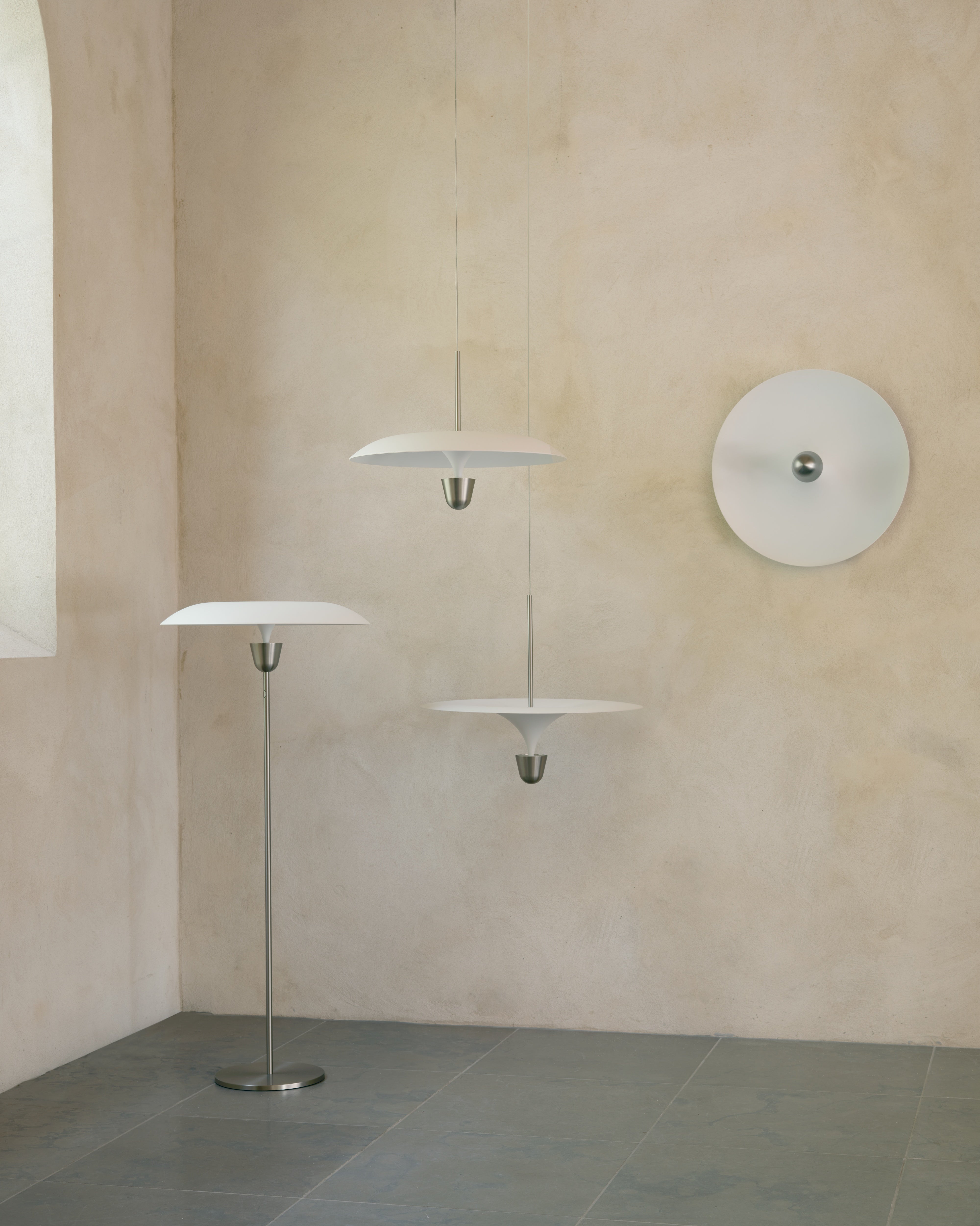 KANTARELL Wall Lamp in White with Nickel Finish
