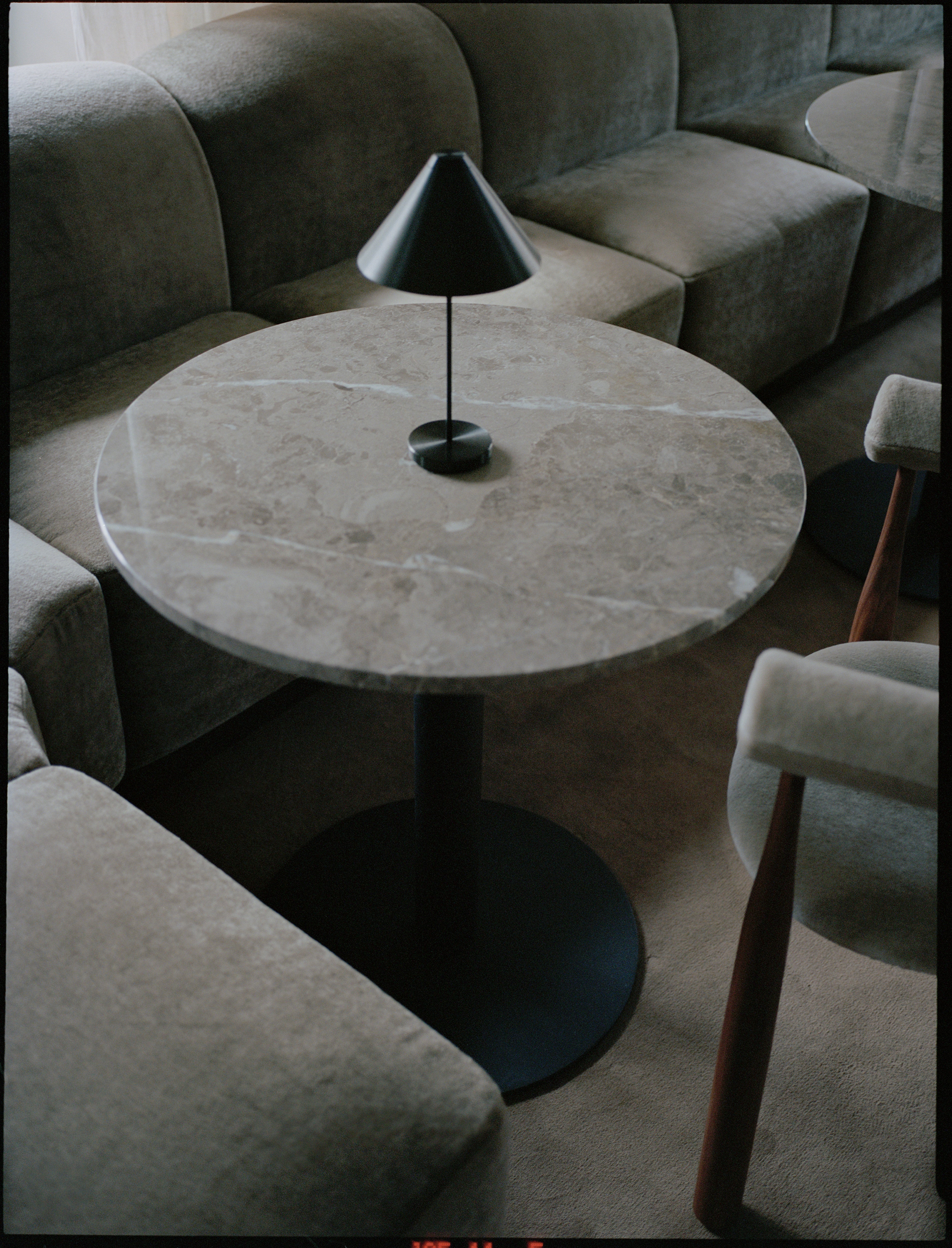 Round Bar Table FLORENCE Gray Marble with Black Base