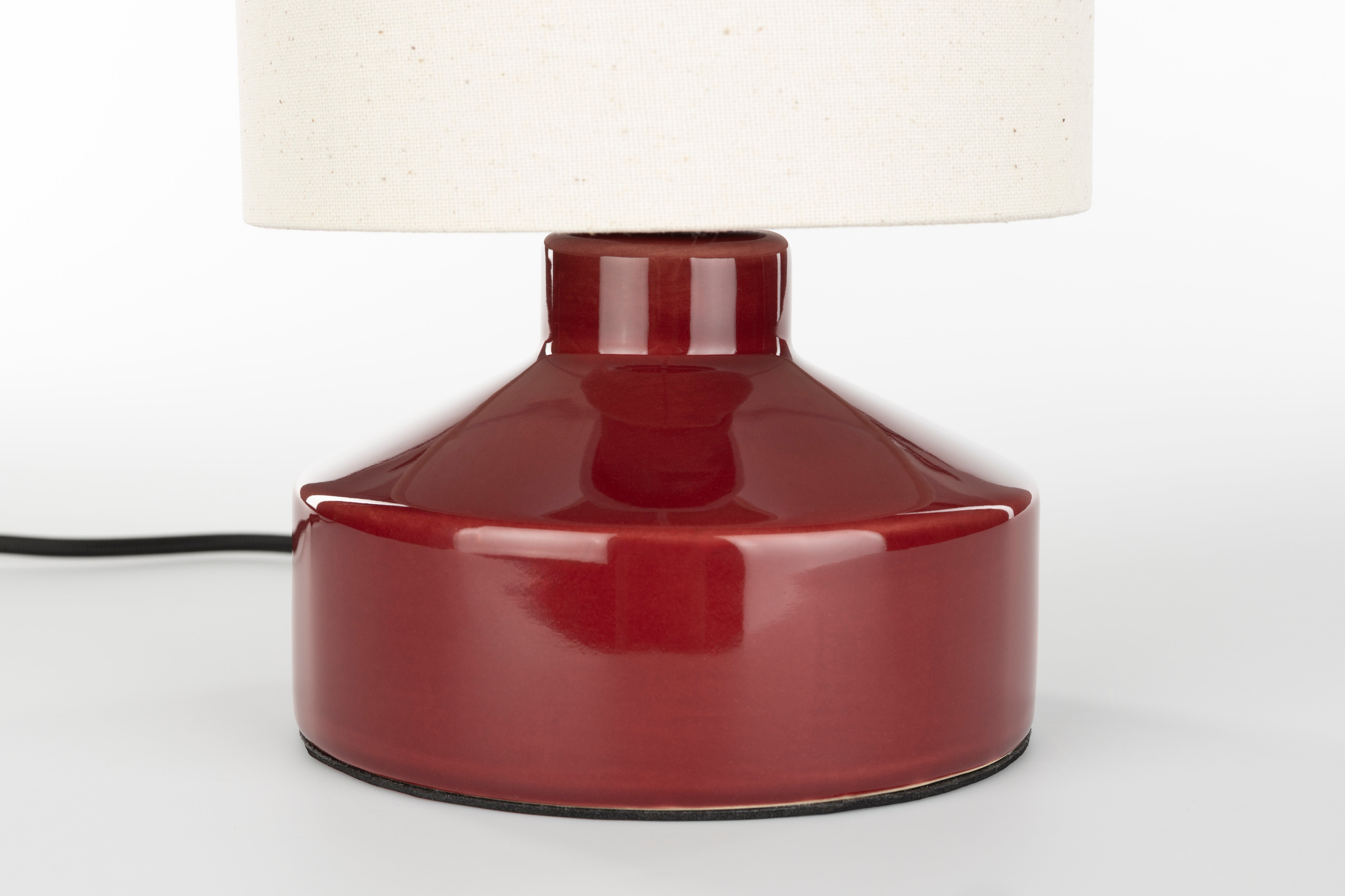 NOOK burgundy table lamp