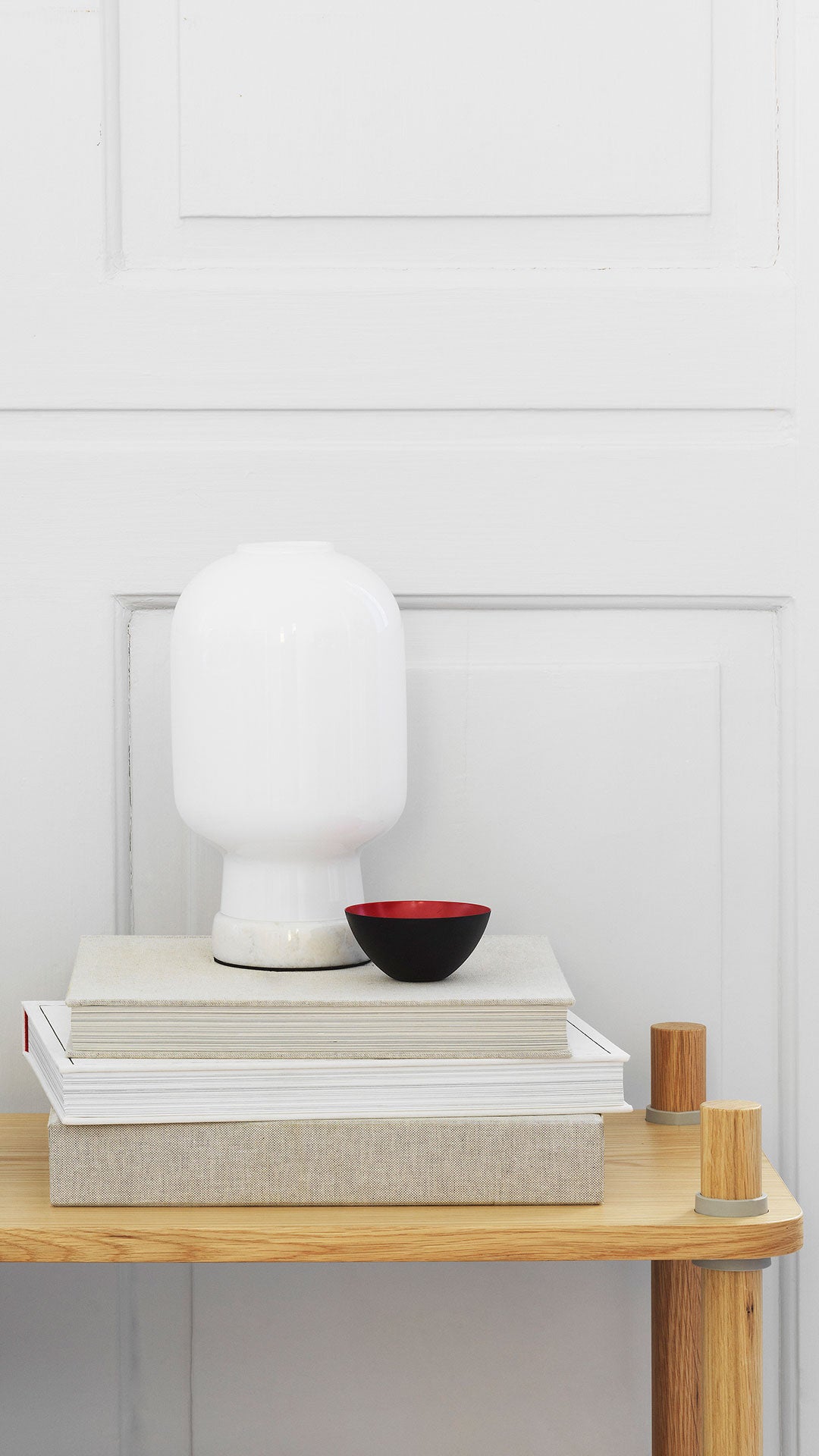 AMP Tischleuchte Weißes Glas mit weißem Marmor