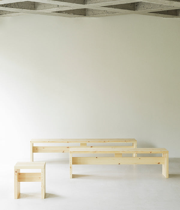 Stretch pine table