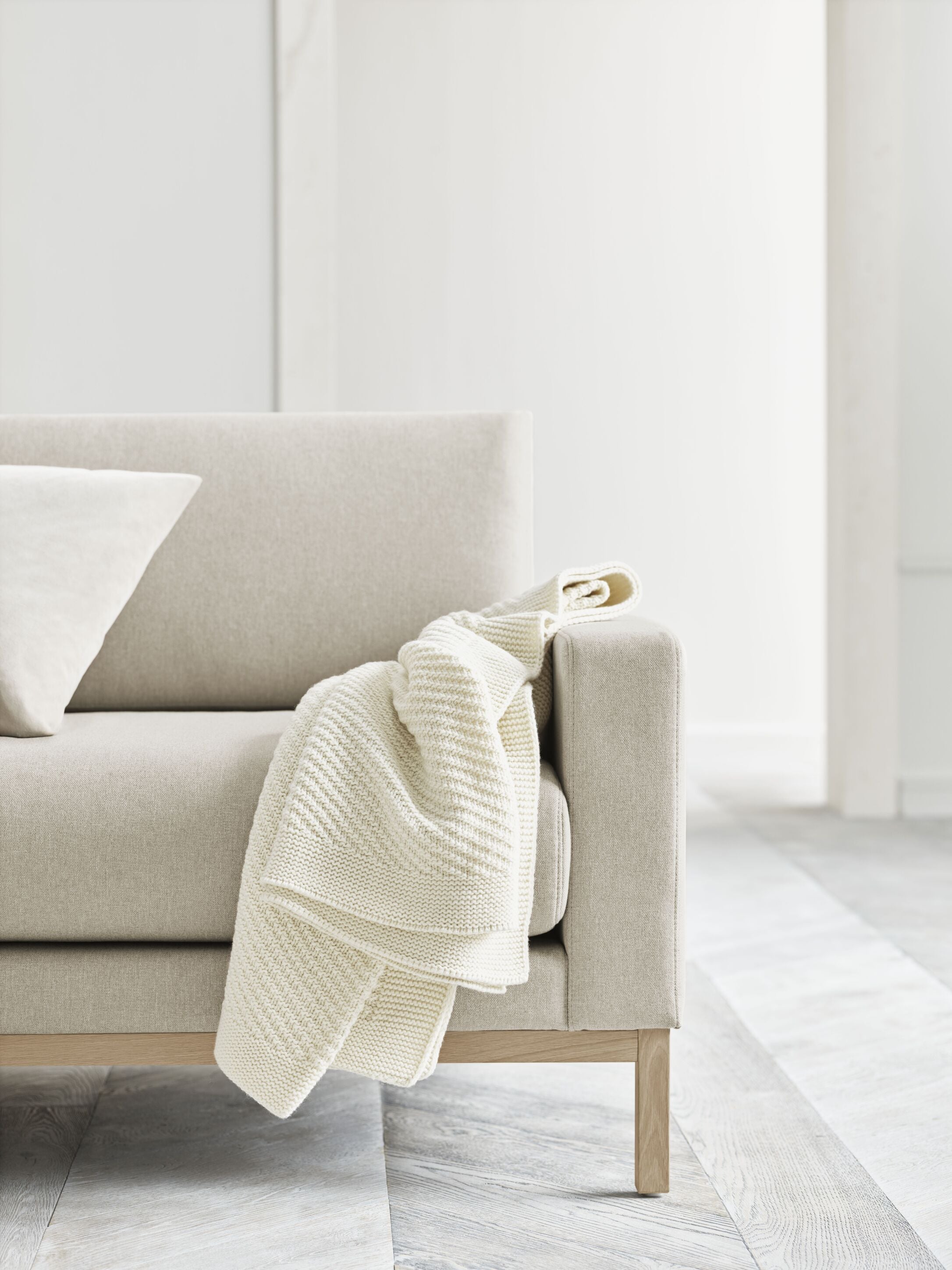 Corner with chaise charged North oak base