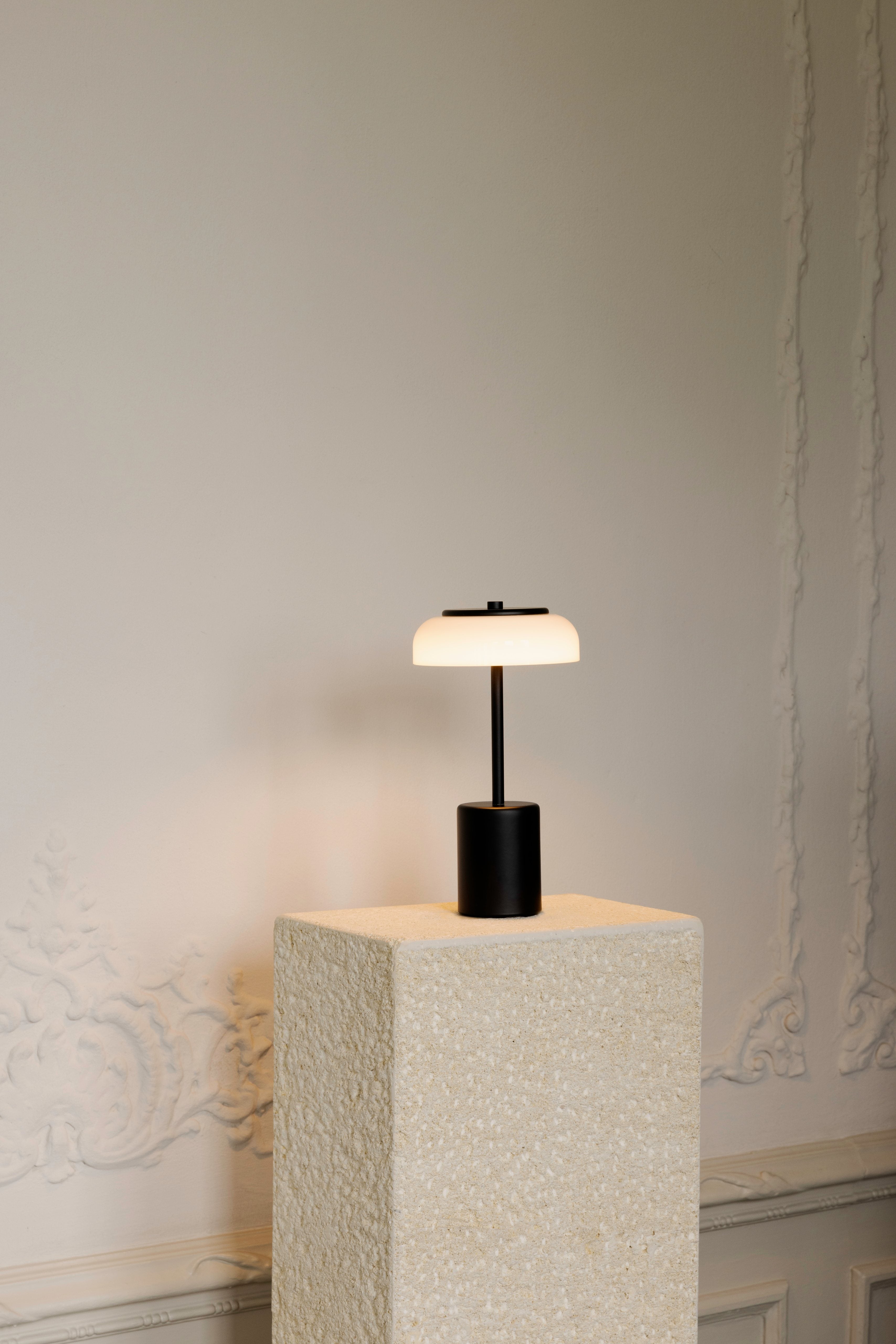 Portable Lamp BLOSSI black with opal glass