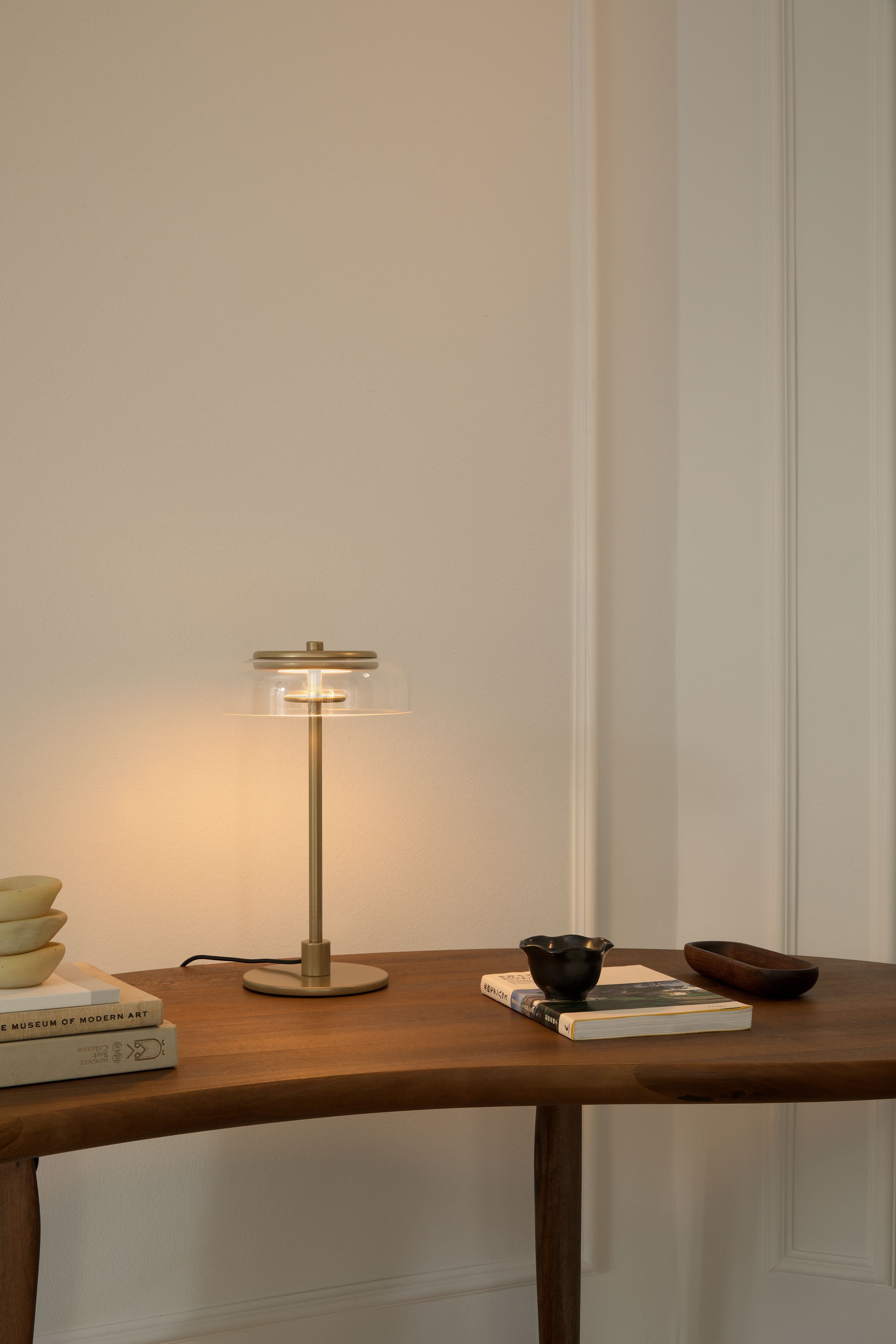 BLOSSI Table Lamp in Gold with Transparent Glass