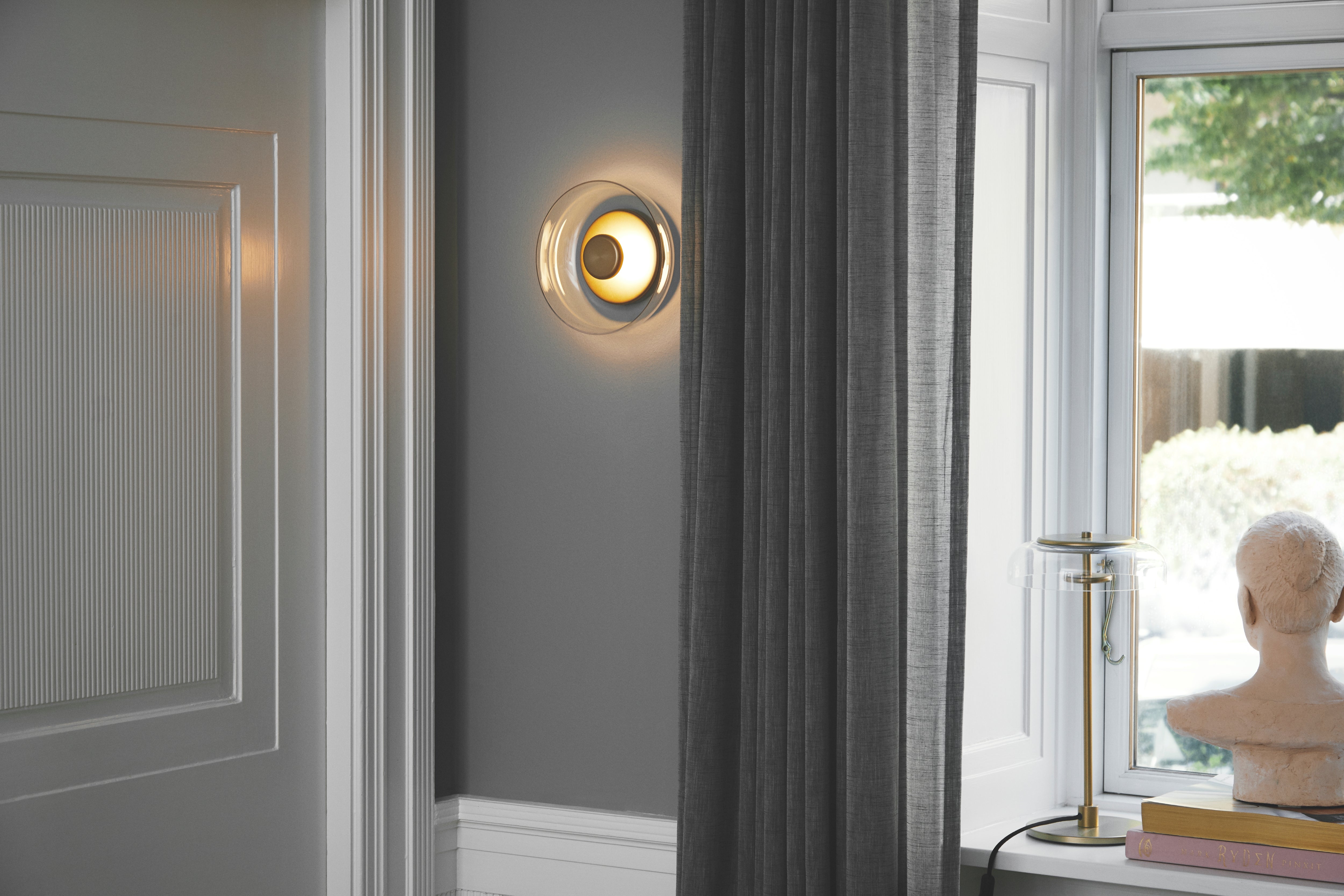 BLOSSI Wall Lamp in Gold with Transparent Glass