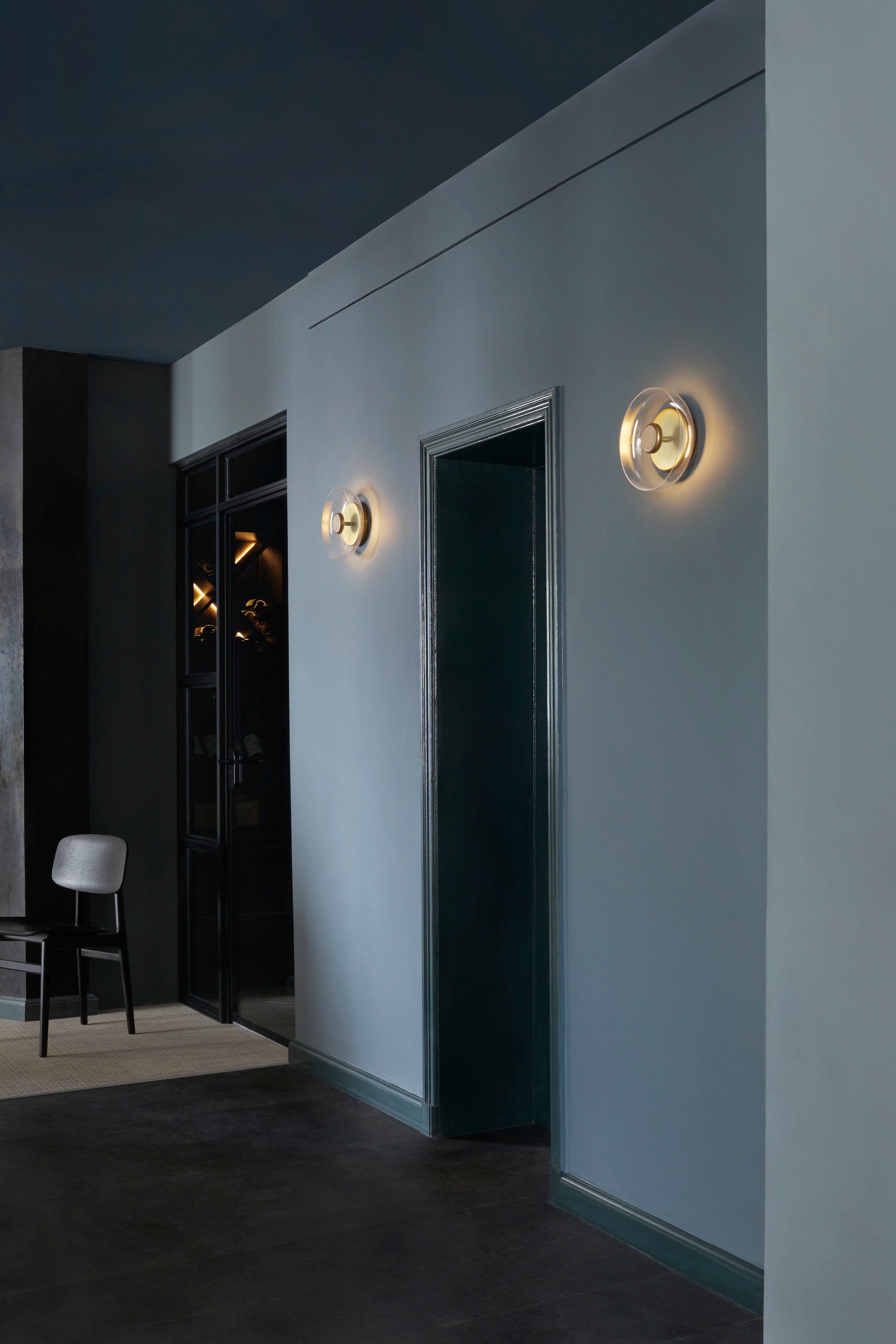 BLOSSI Wall Lamp in Gold with Transparent Glass