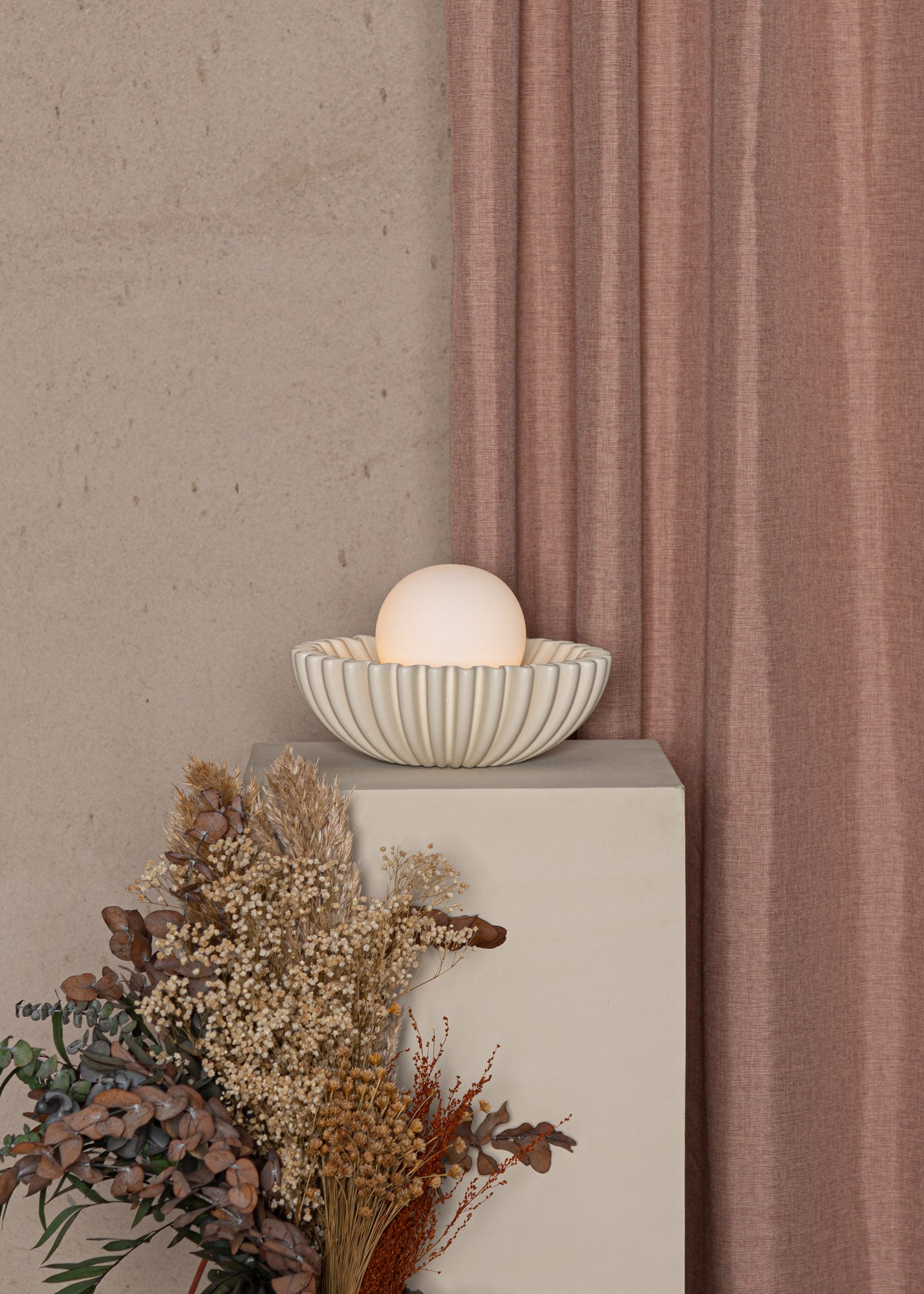 OSTRO ecru table lamp