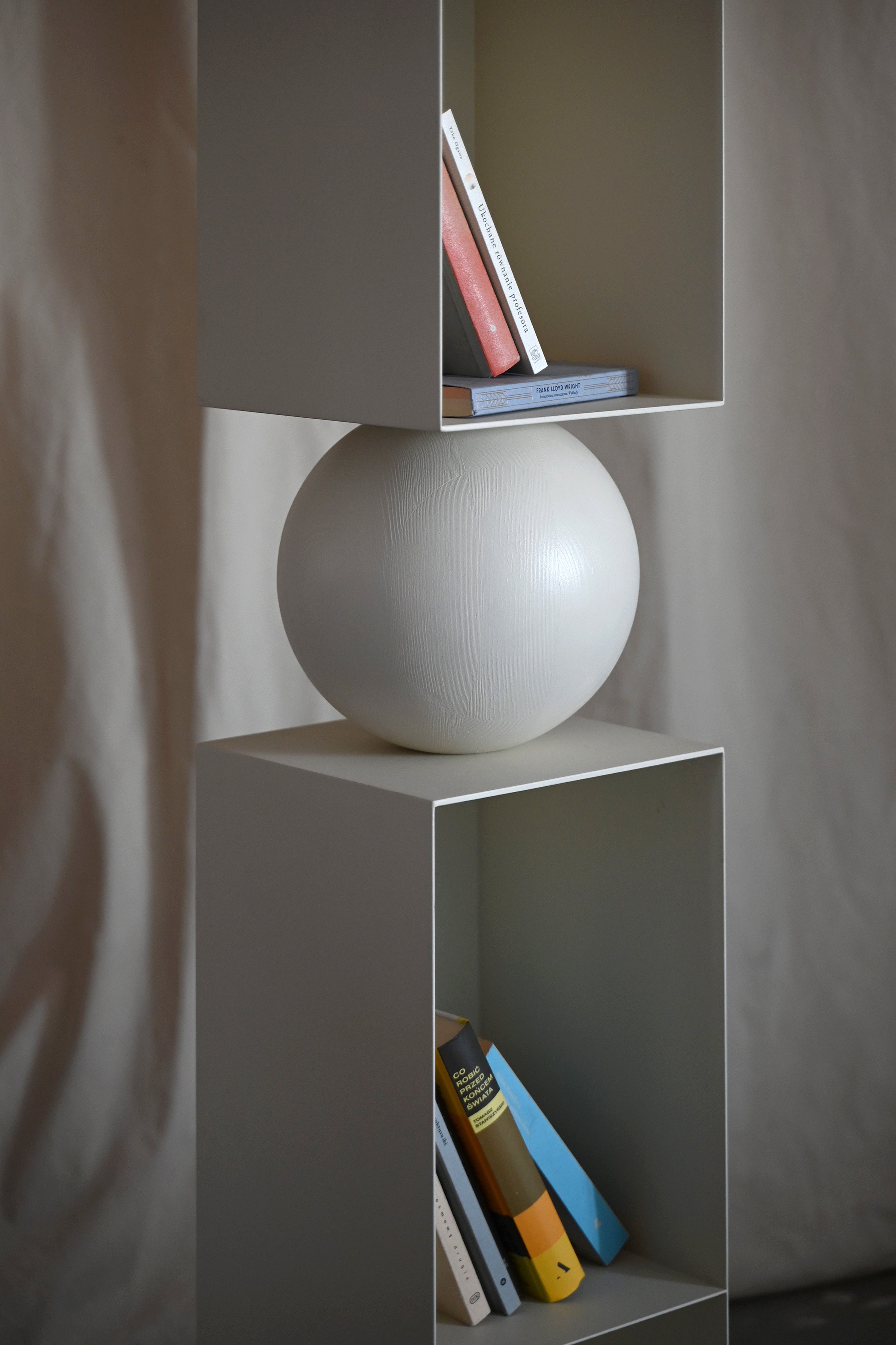 PECAN LONG shelf made of wood and steel