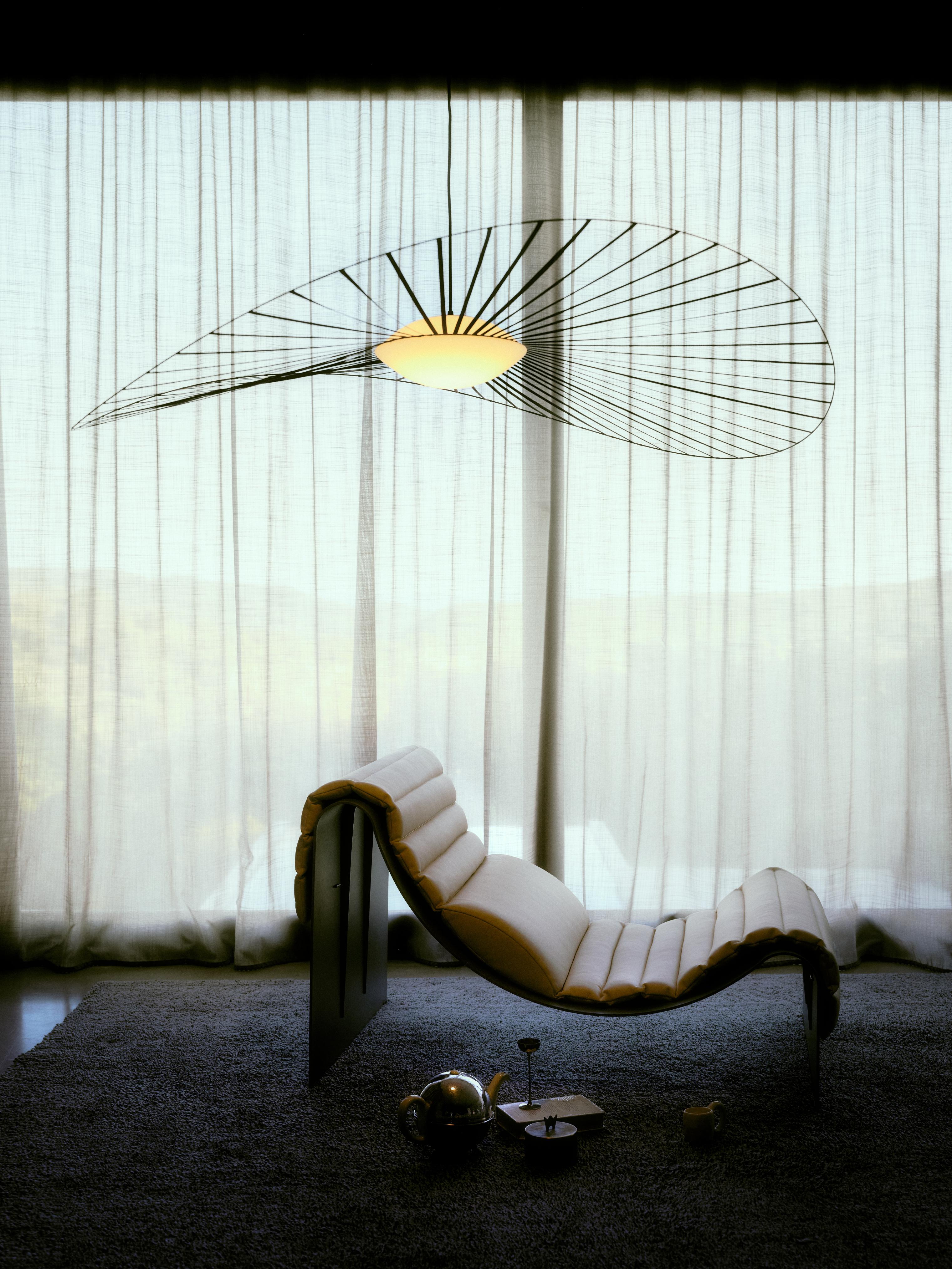 ECLIPSE Gray Lounger with Beige Cushion