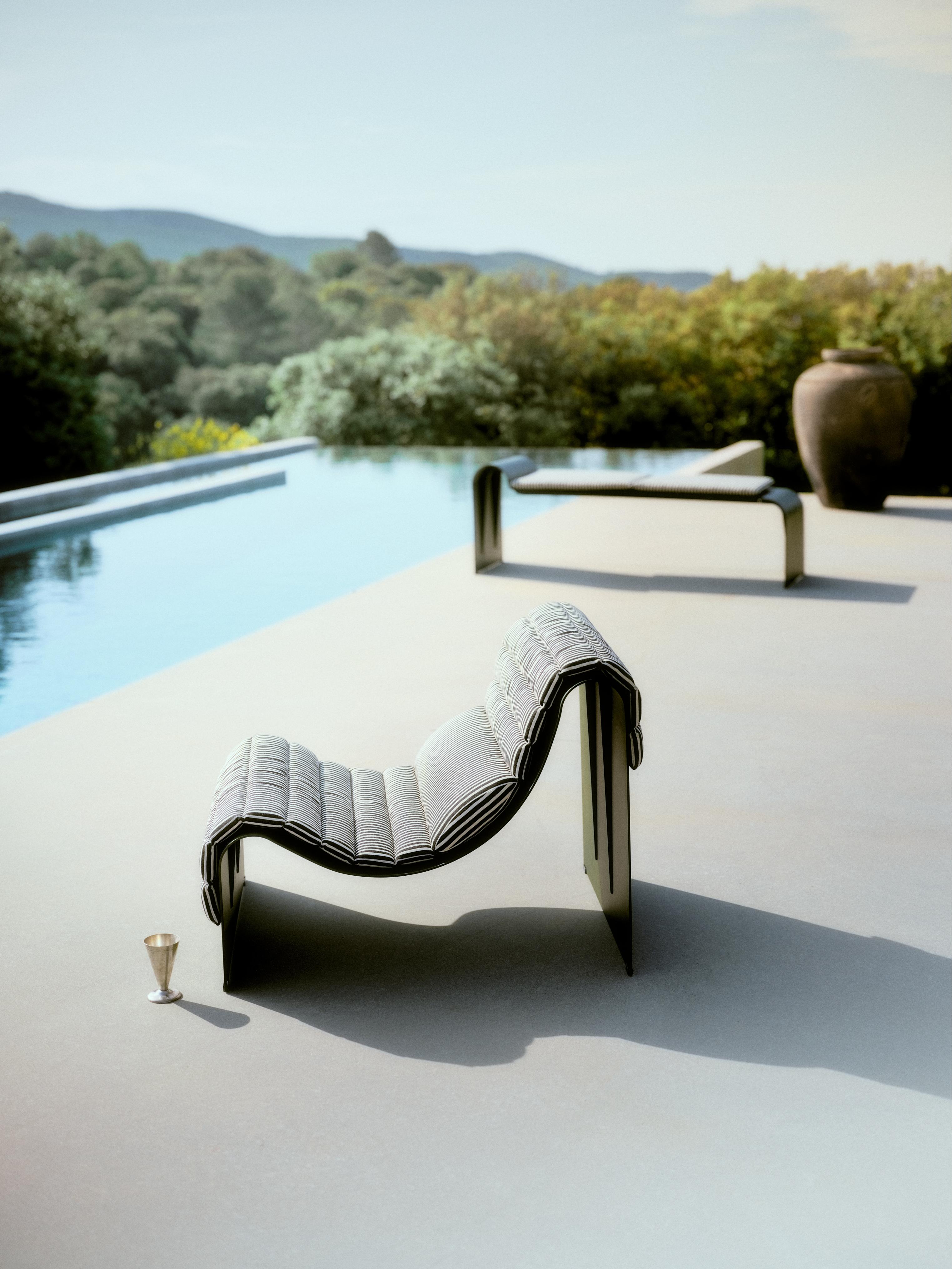 ECLIPSE Bench in Gray