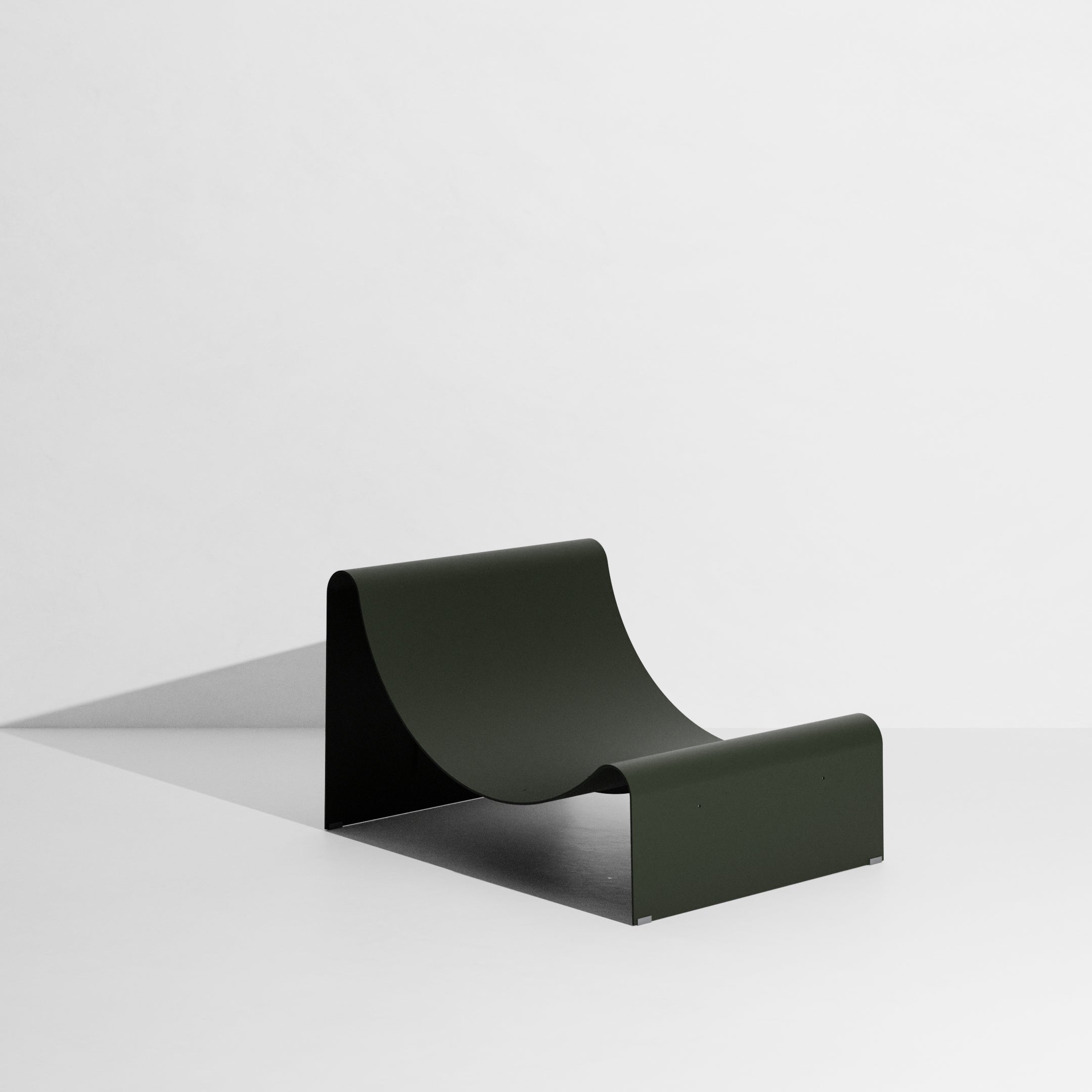 ECLIPSE Lounge Chair in Dark Green