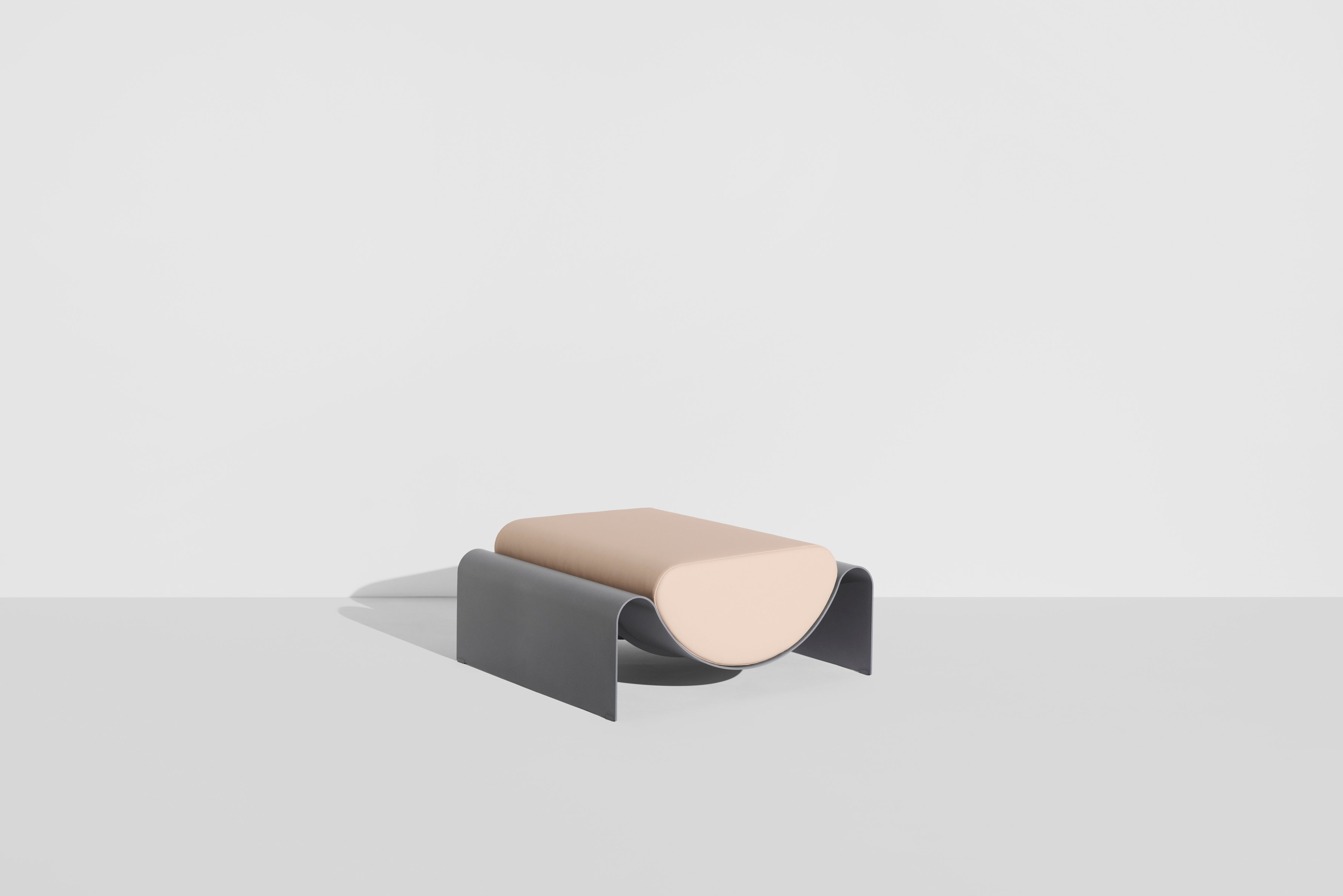 ECLIPSE pouf in gray with a beige cushion