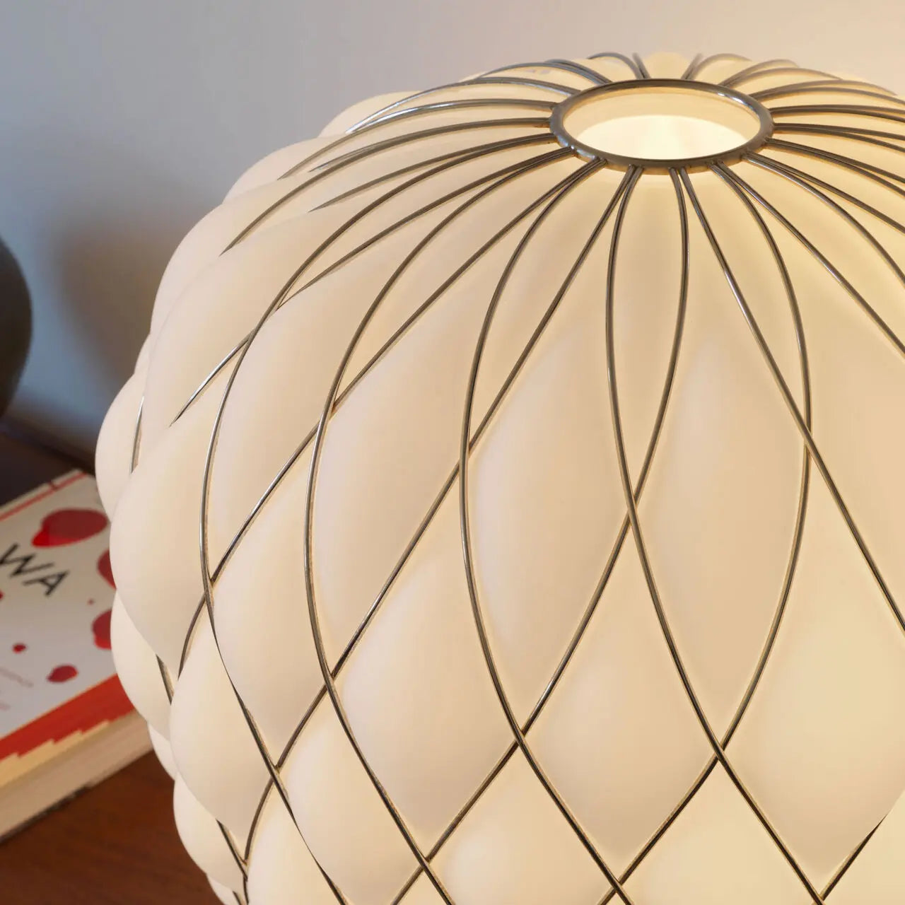 Lampa stołowa PINECONE chromowany z białym szkłem dmuchanym – szkło, Fontana Arte