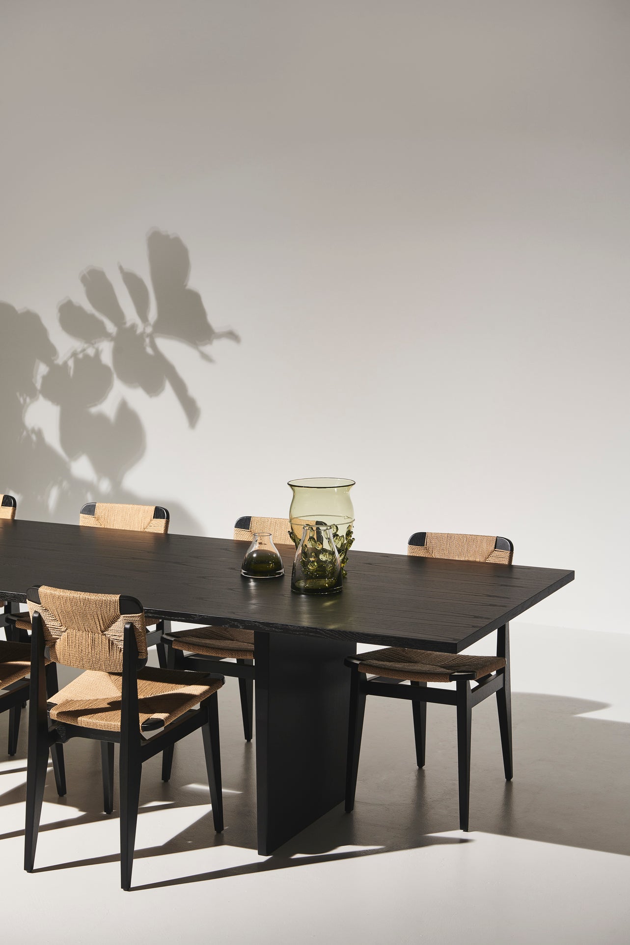 Tisch PRIVATE schwarz Eschenfurnier