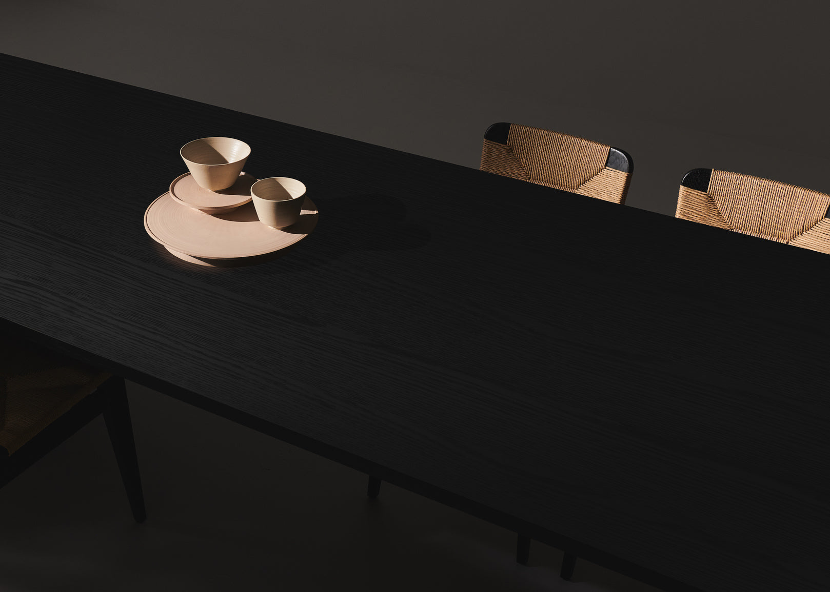 Tisch PRIVATE schwarz Eschenfurnier