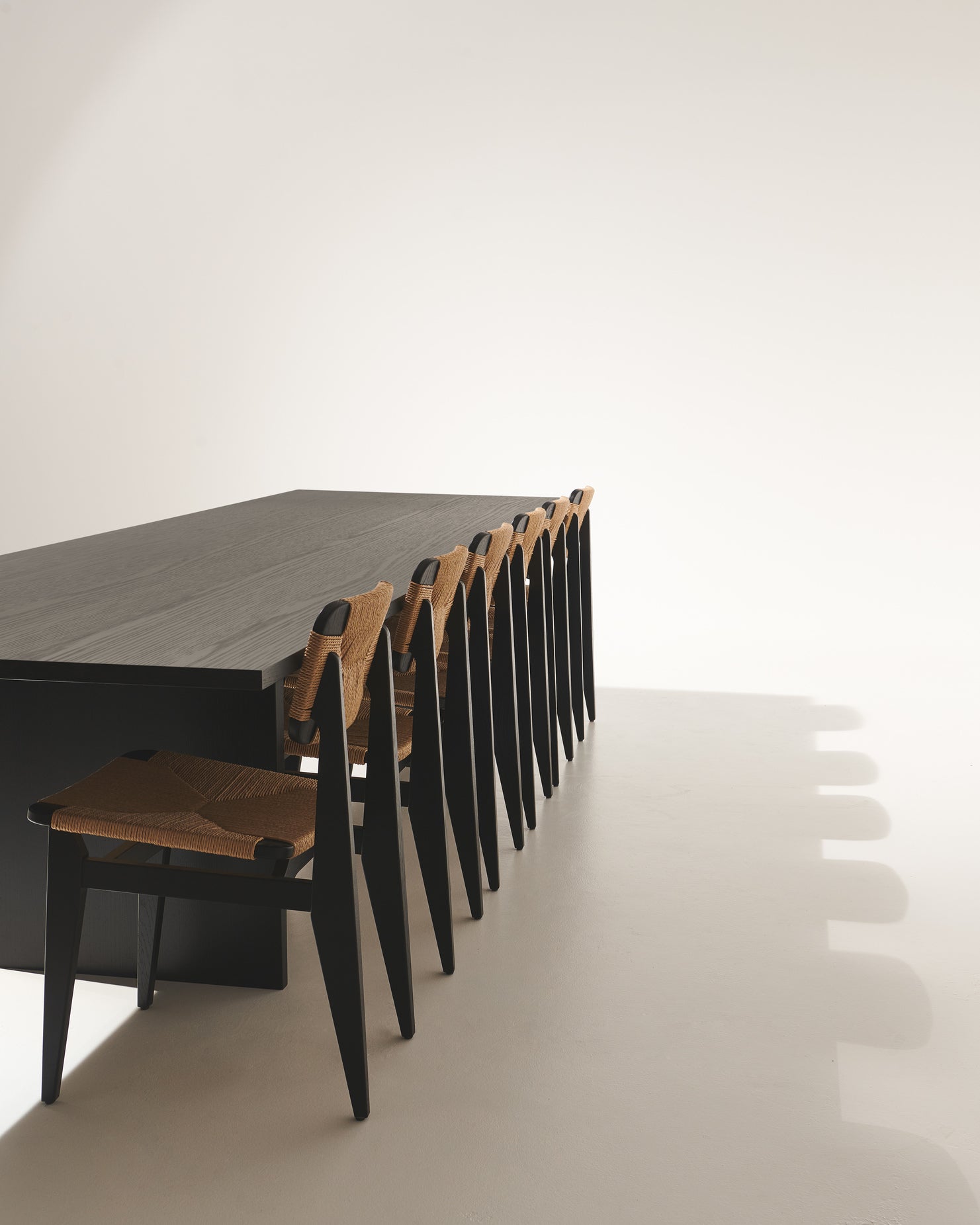 Tisch PRIVATE schwarz Eschenfurnier